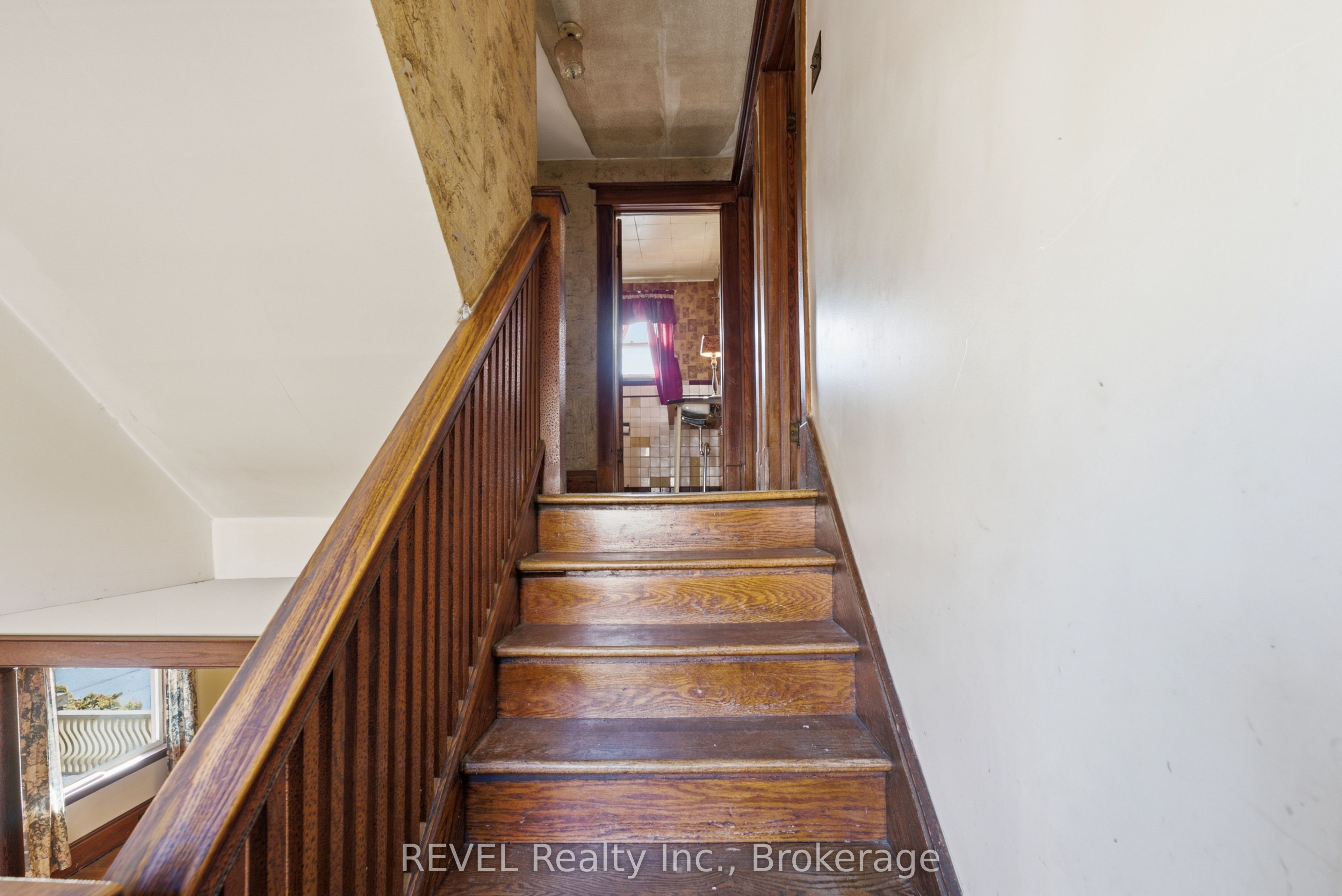 63 Carleton Street S Property Photo 37
