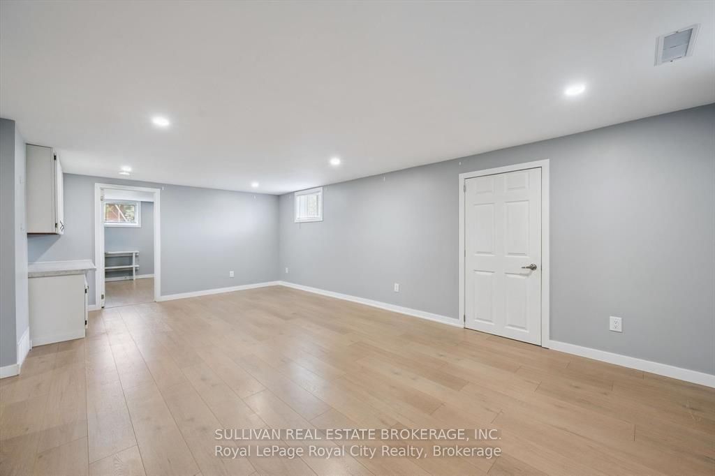 216 Stevenson Street N Basement Apartment Property Photo 16