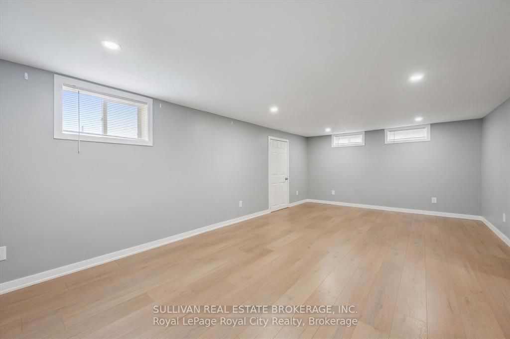 216 Stevenson Street N Basement Apartment Property Photo 18