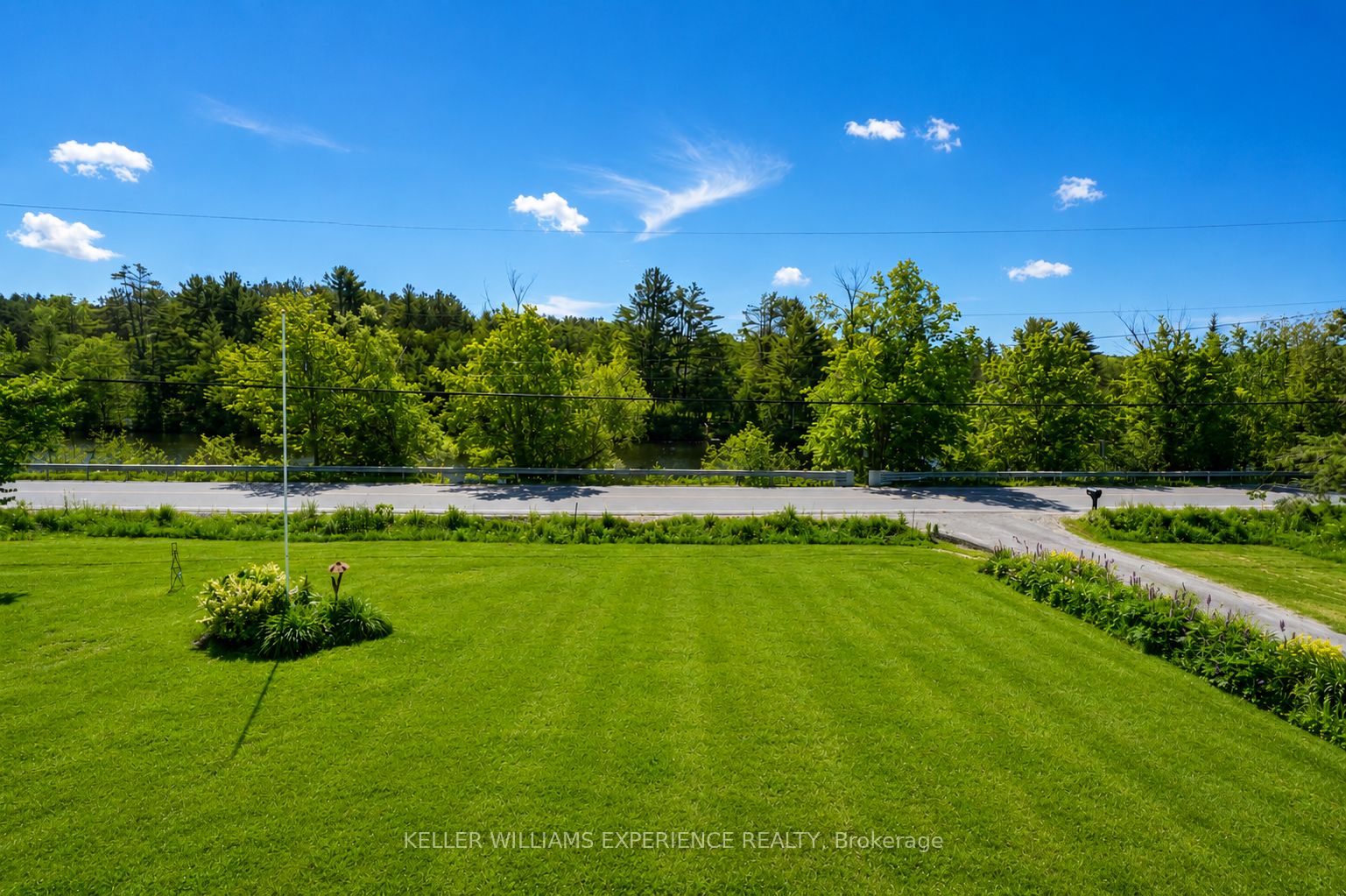 203 Santas Village Road Property Photo 7