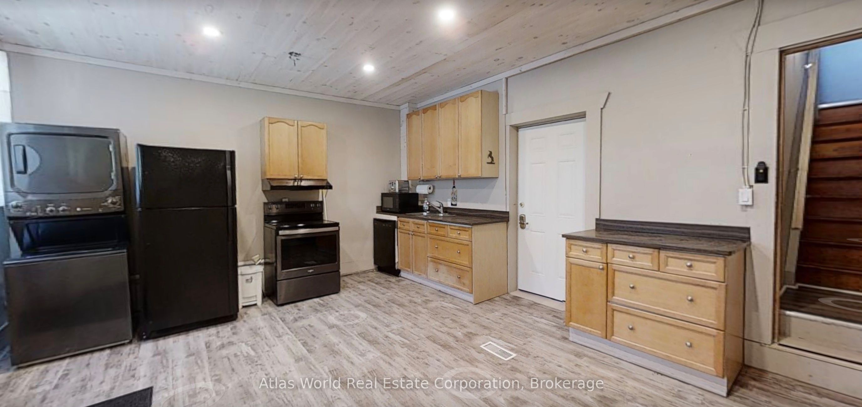 291 8th Street E 2 Property Photo 1