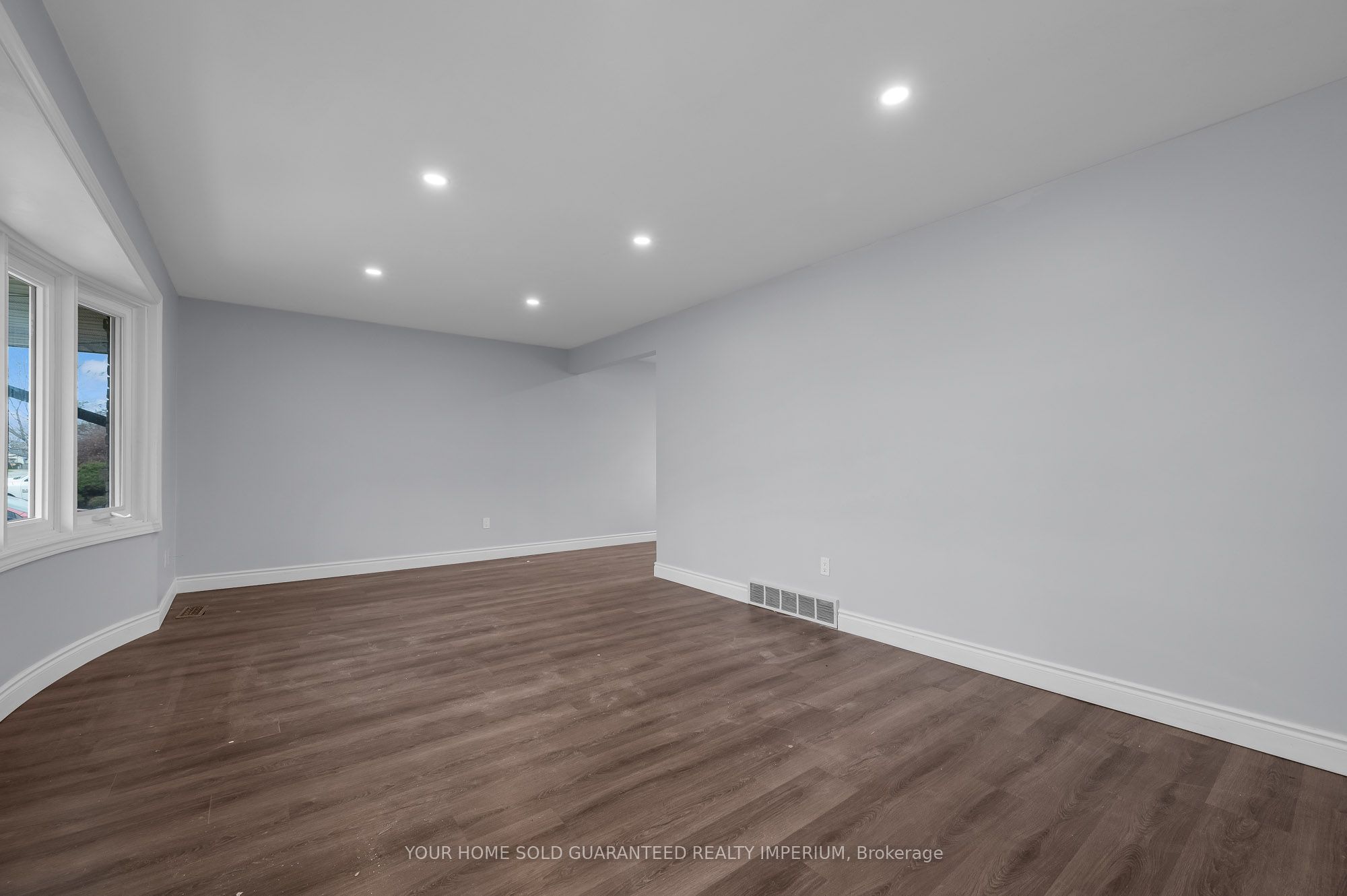 116 Collier Road S Property Photo 4