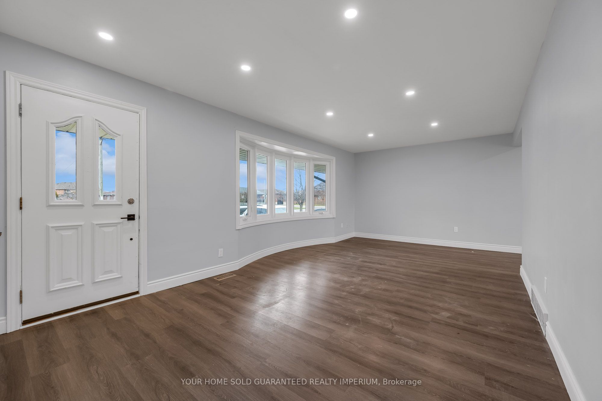 116 Collier Road S Property Photo 6