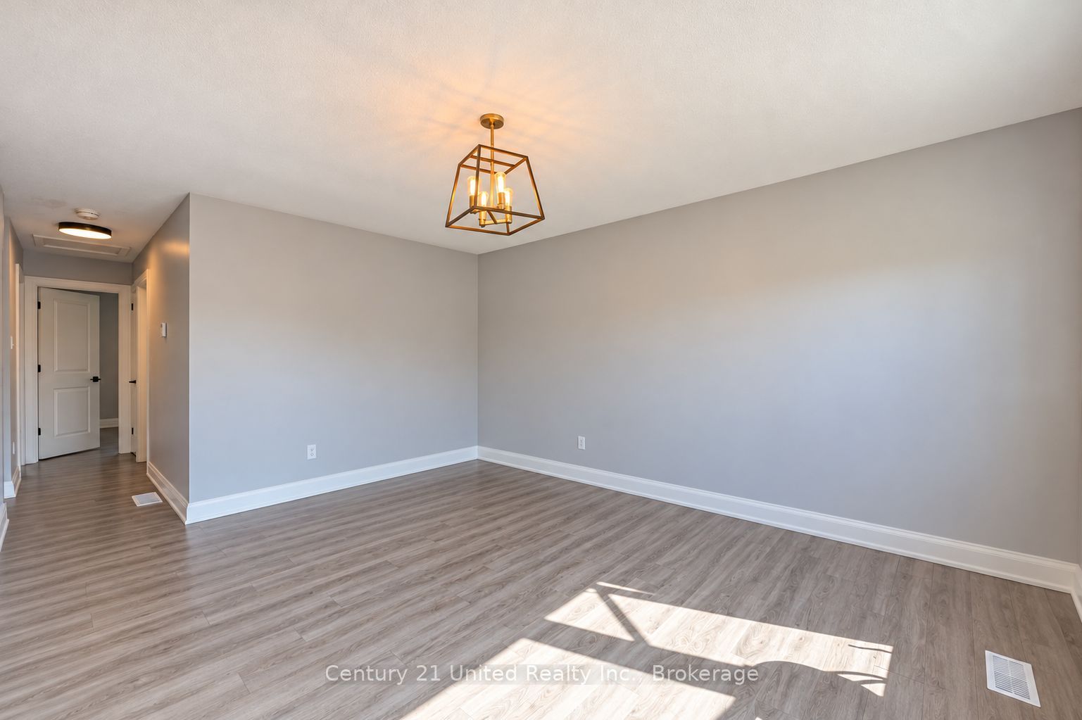 818 Orpington Road Property Photo 5
