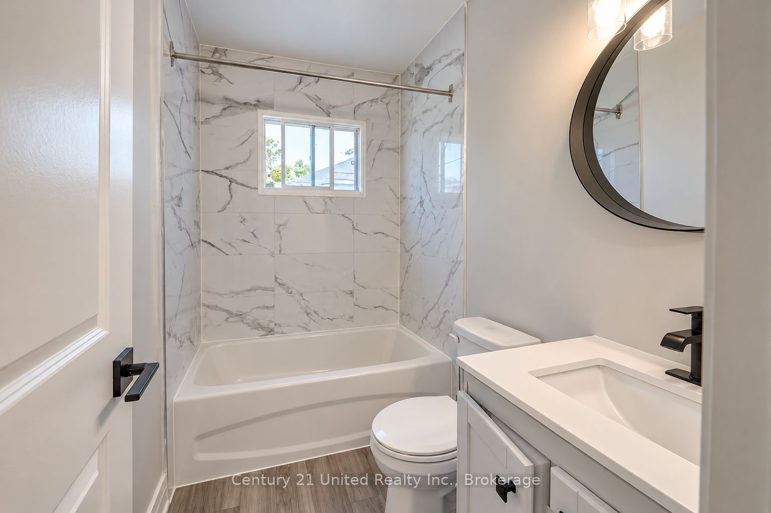 818 Orpington Road Property Photo 6