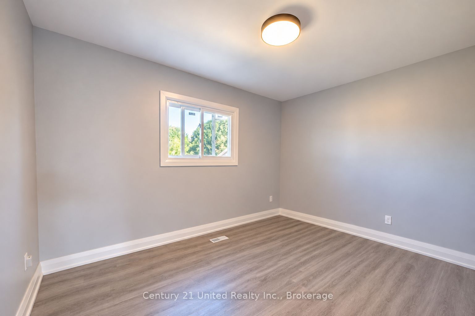 818 Orpington Road Property Photo 7