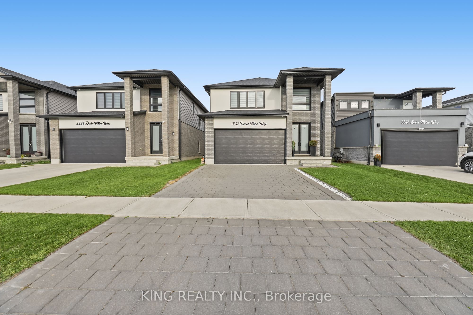 3342 David Milne Way Property Photo 1