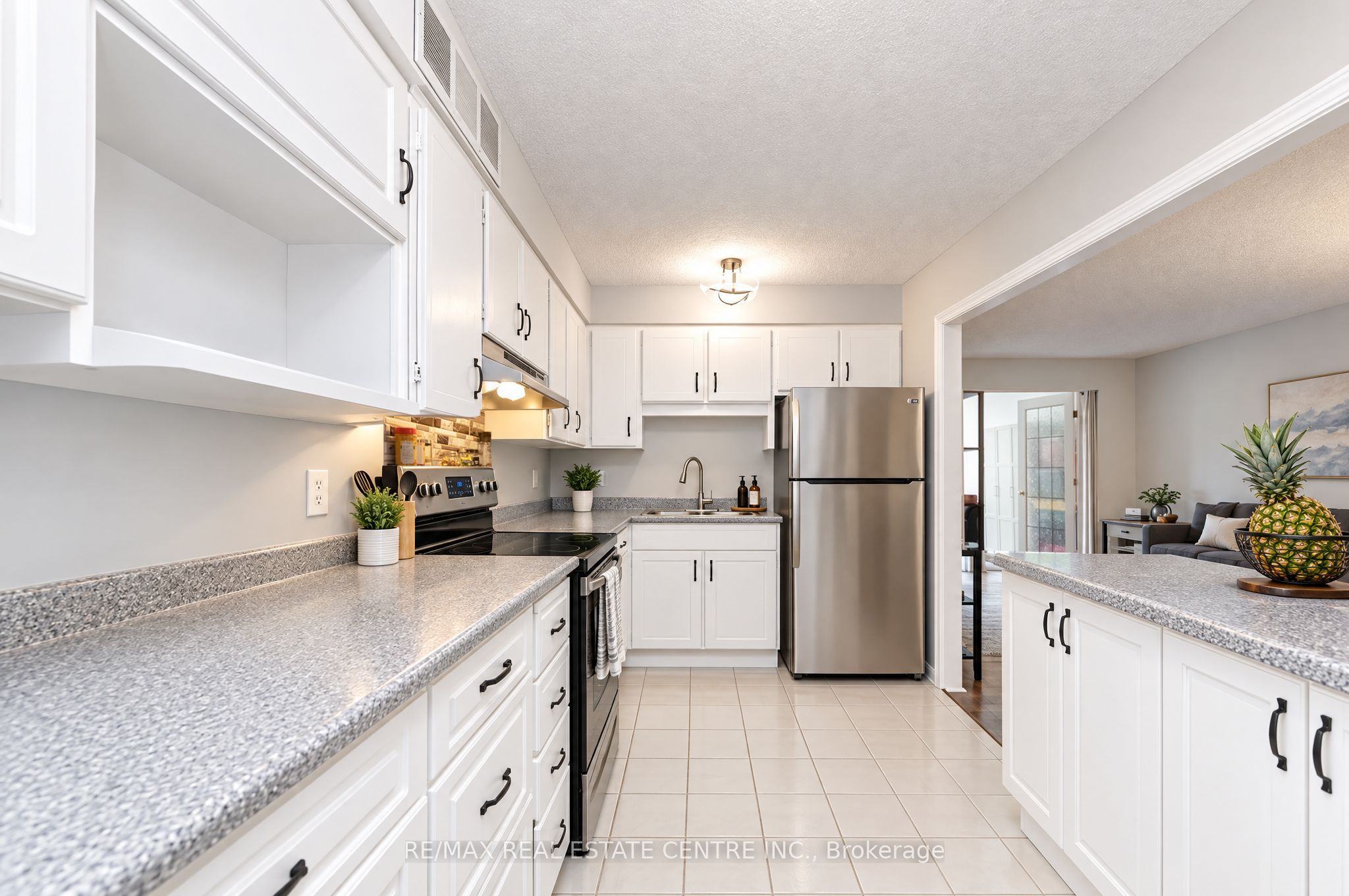 695 Richmond Street 210 Property Photo 13