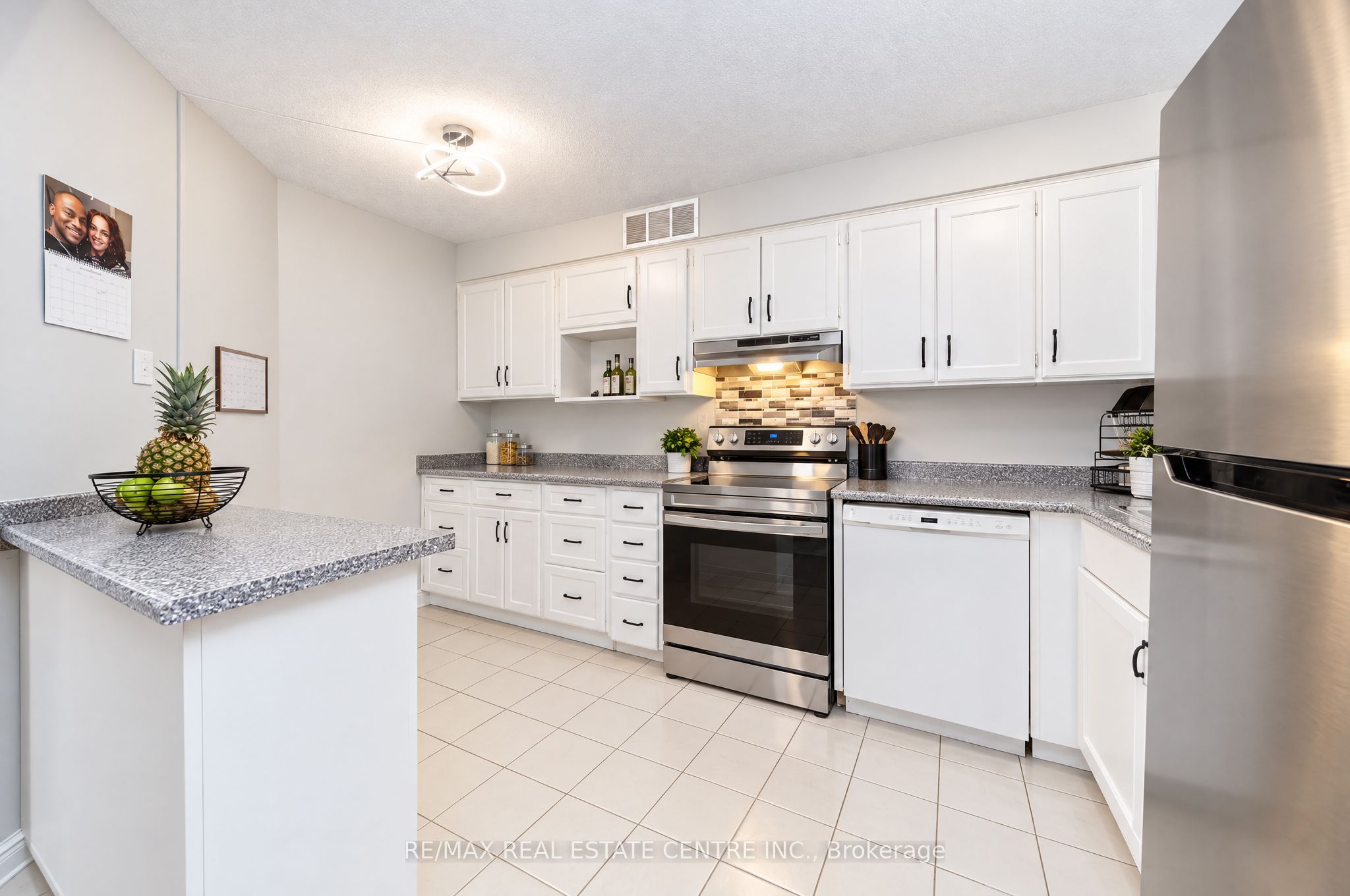 695 Richmond Street 210 Property Photo 15