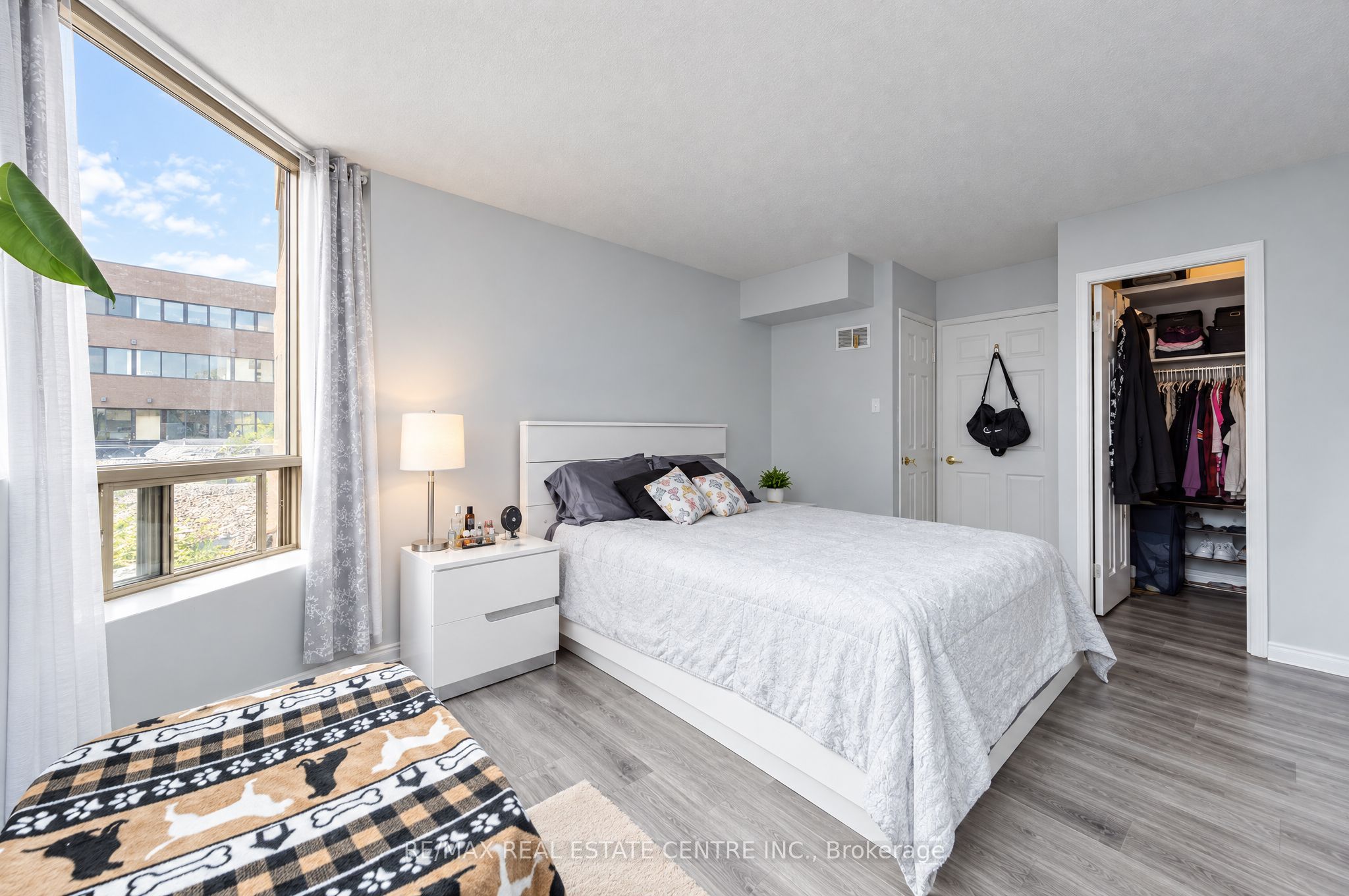 695 Richmond Street 210 Property Photo 18