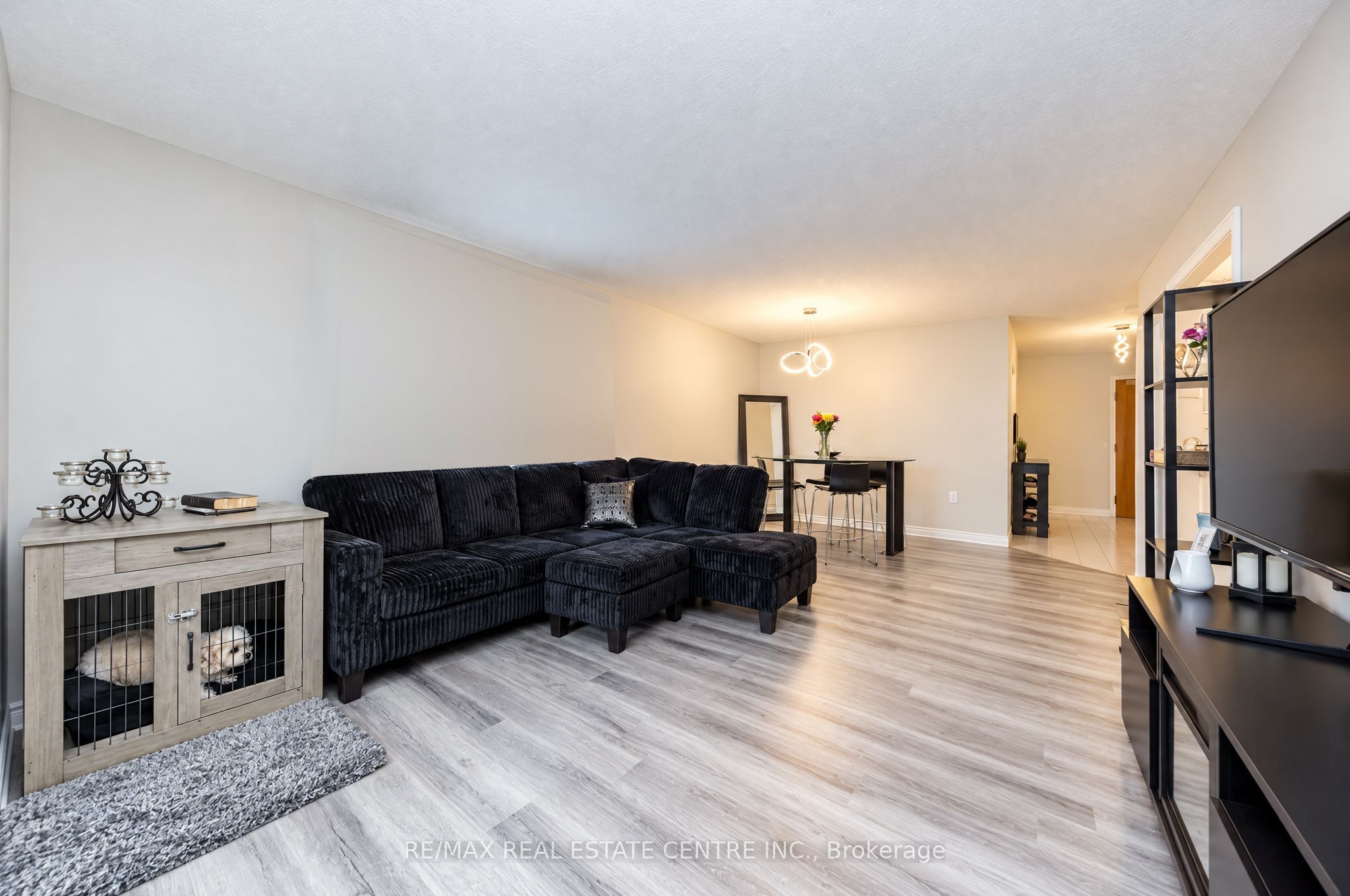 695 Richmond Street 210 Property Photo 31