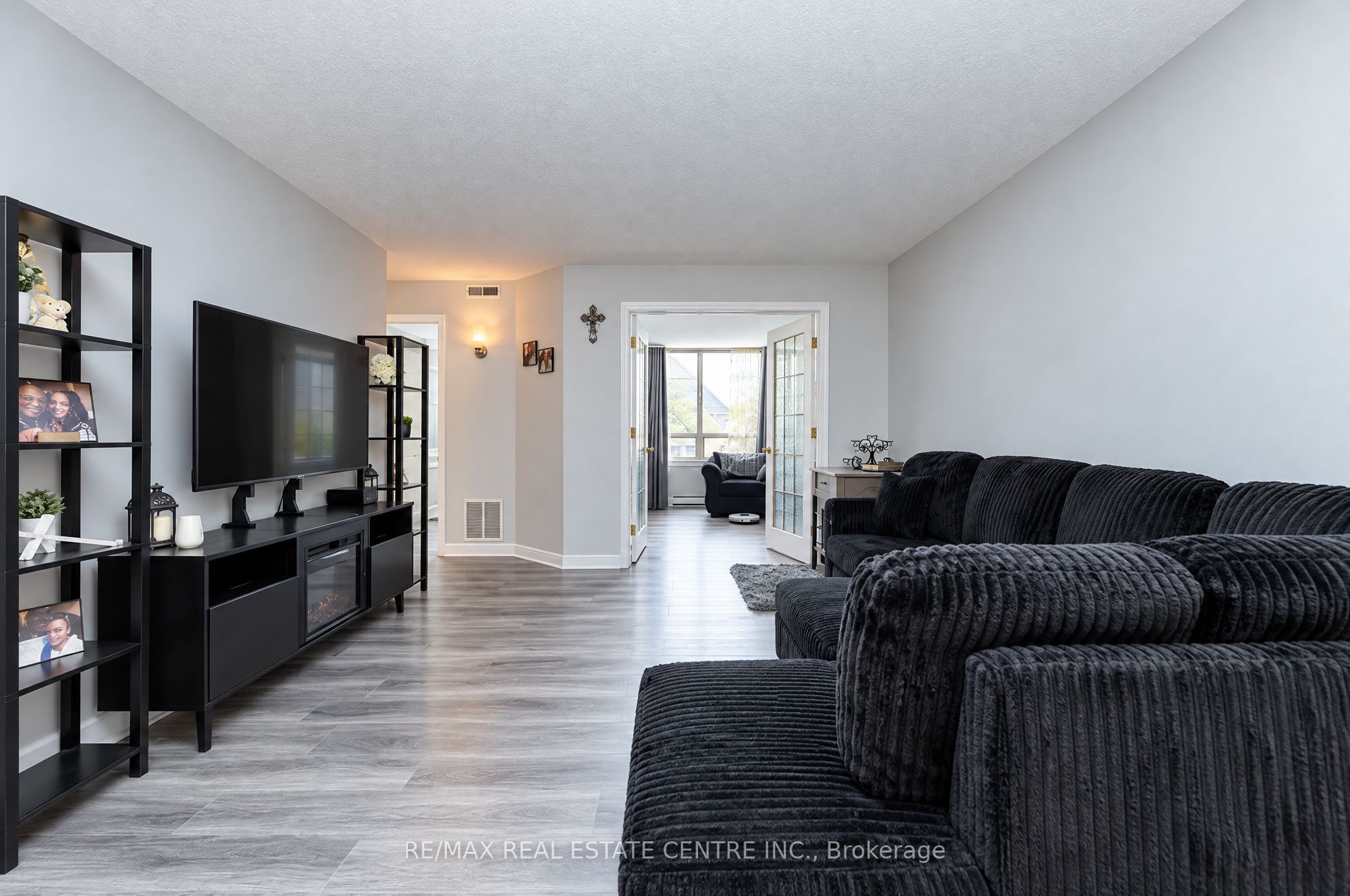 695 Richmond Street 210 Property Photo 32