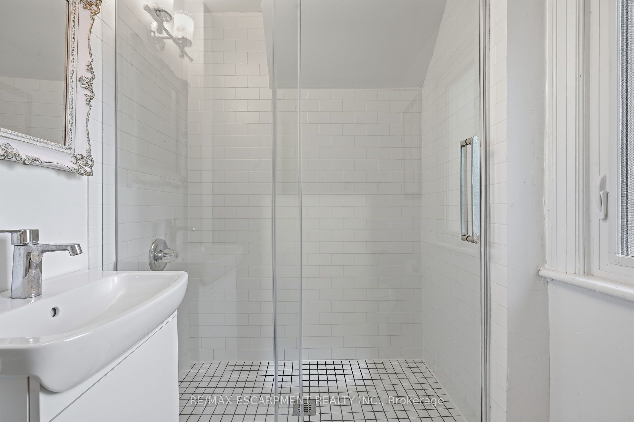 13 Allan Avenue Property Photo 18