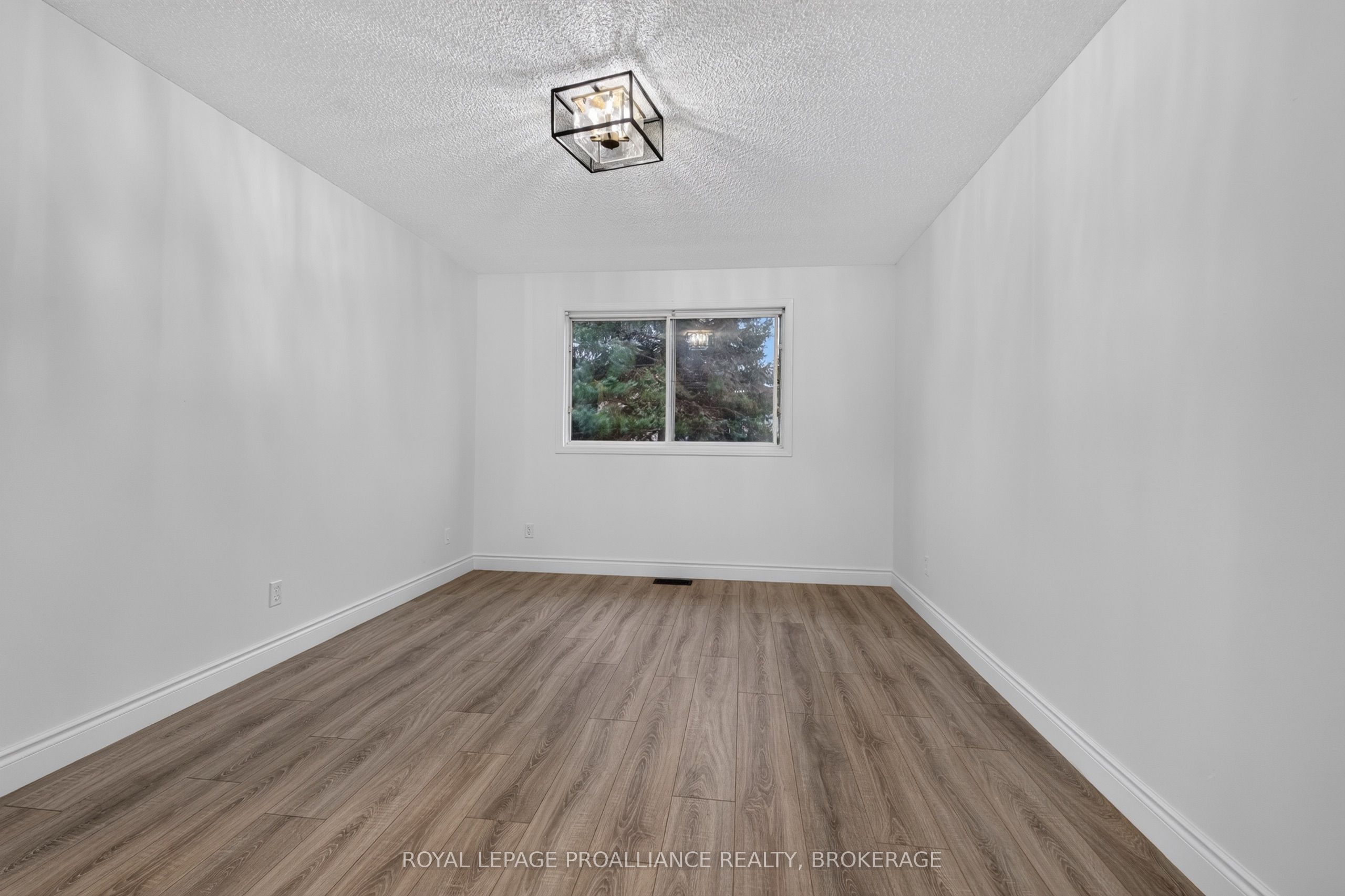 1371 Brackenwood Crescent Property Photo 17