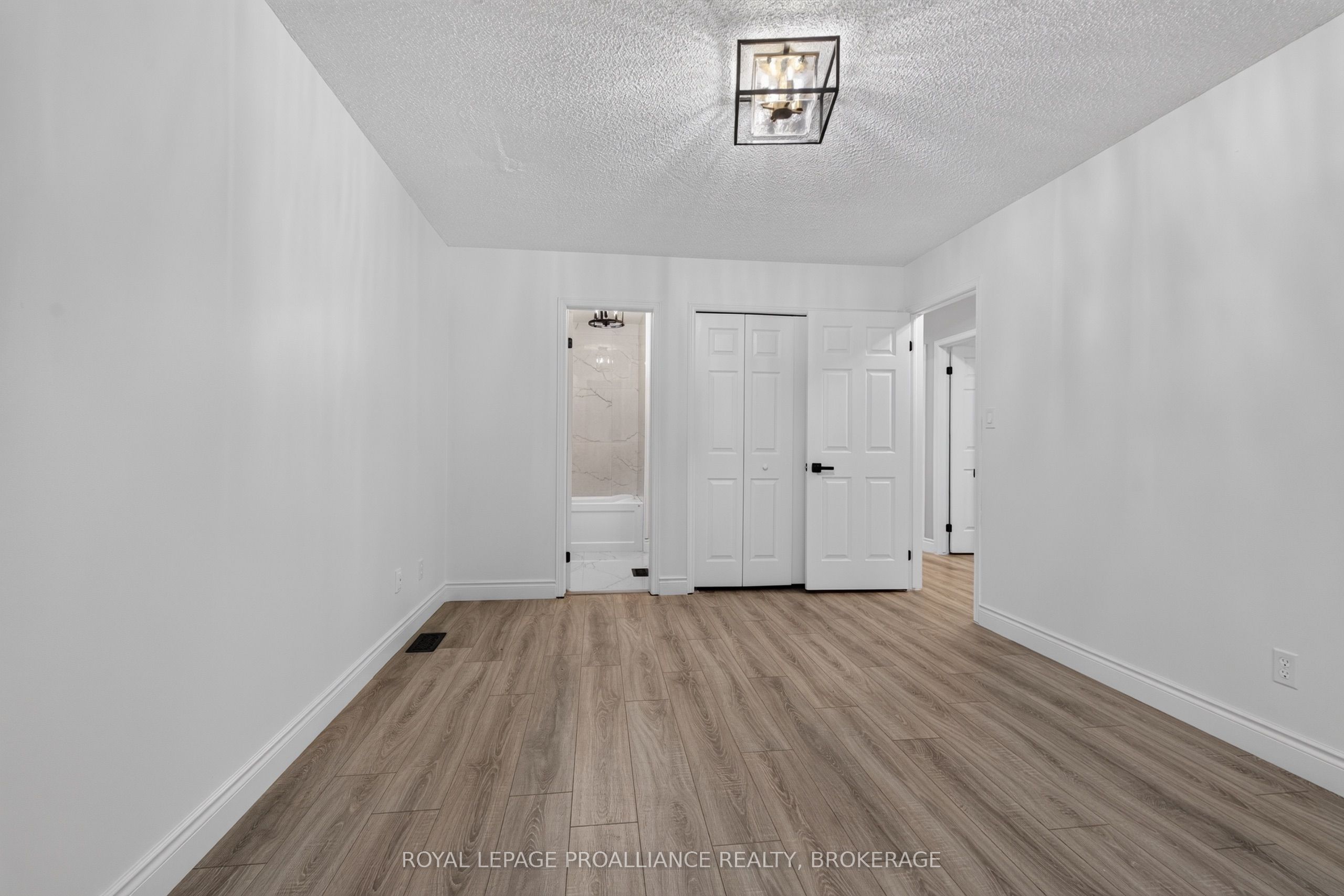 1371 Brackenwood Crescent Property Photo 18
