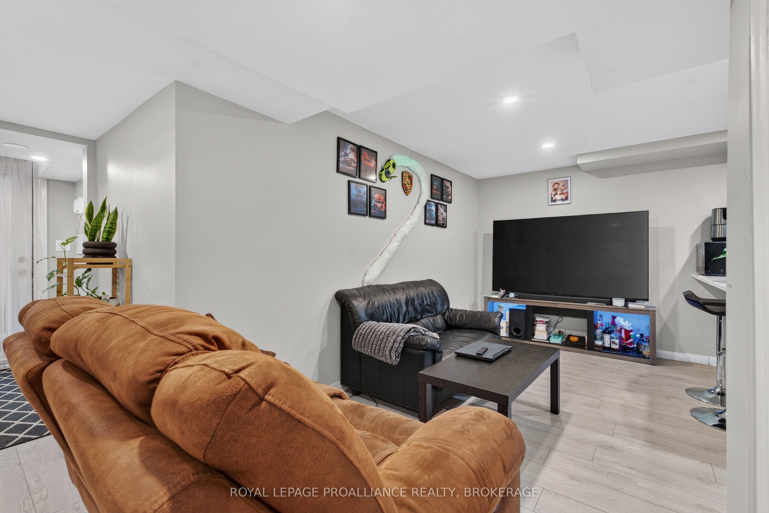 1371 Brackenwood Crescent Property Photo 27