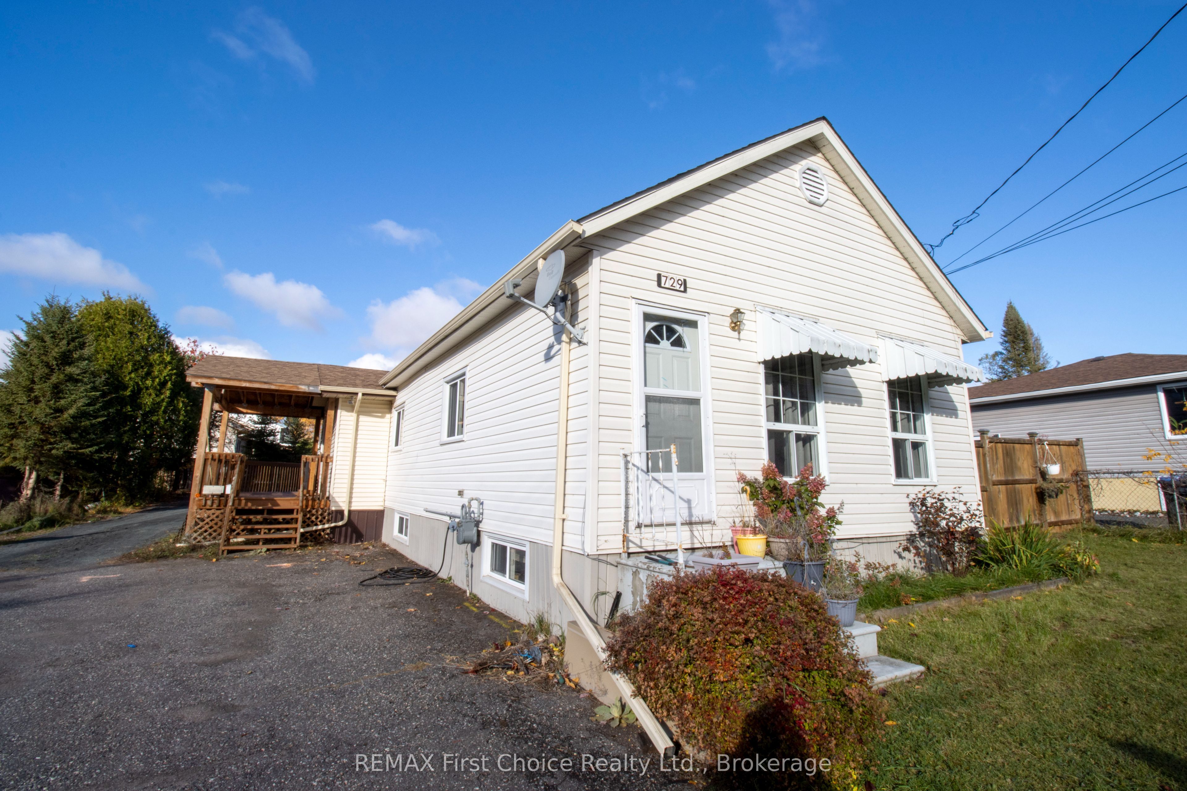 729 Hodder Avenue Property Photo 1