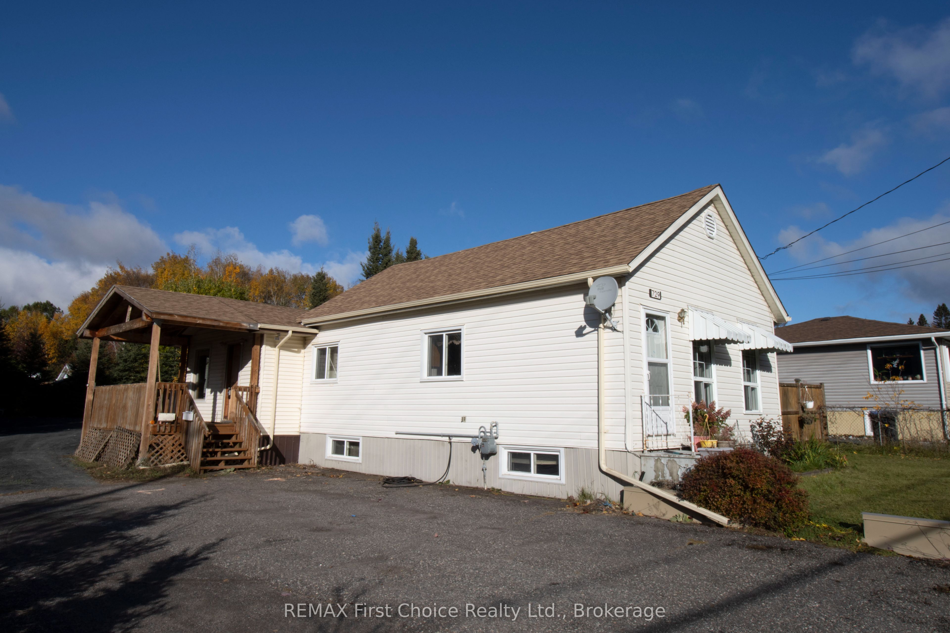 729 Hodder Avenue Property Photo 2