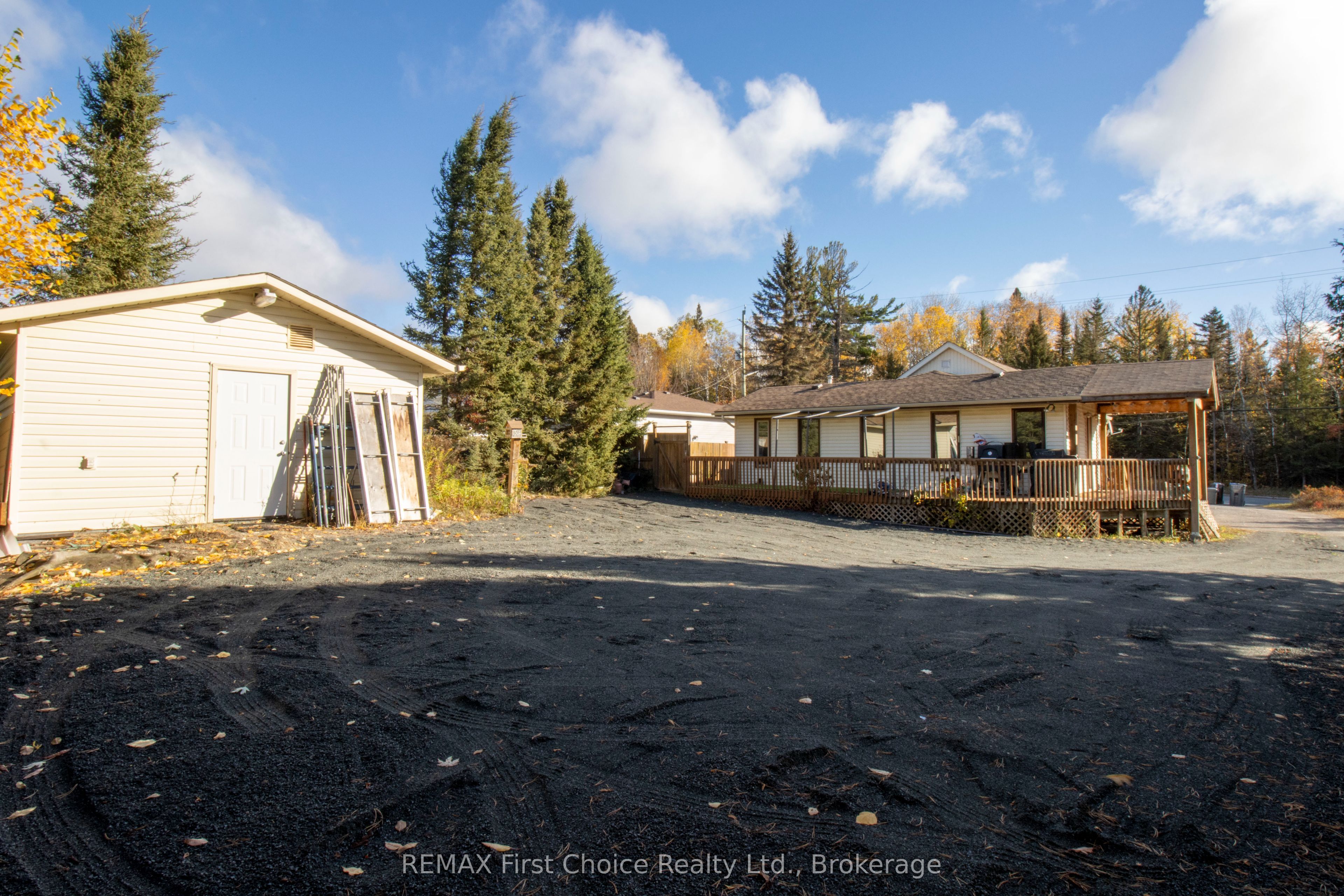 729 Hodder Avenue Property Photo 4