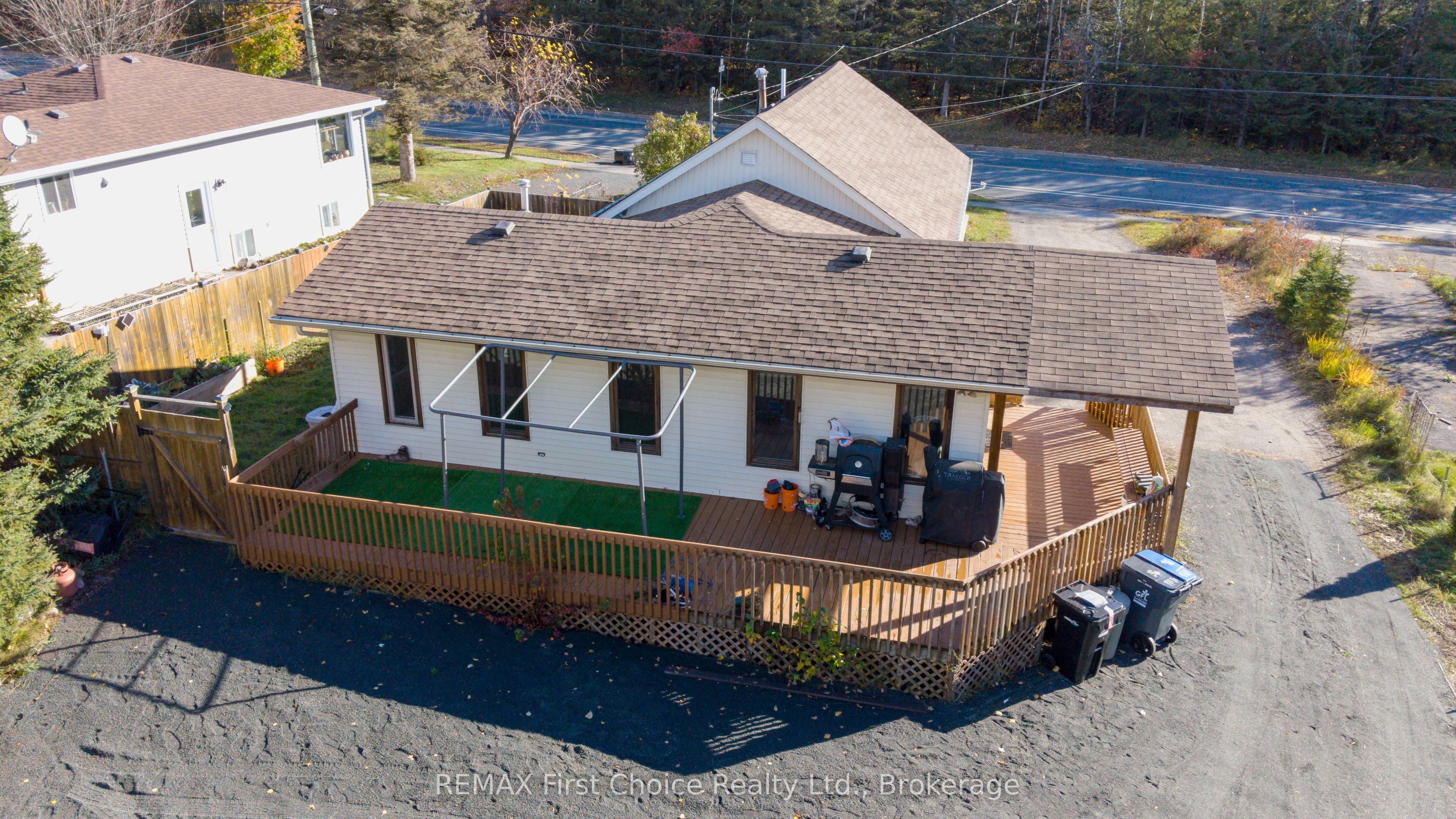 729 Hodder Avenue Property Photo 5