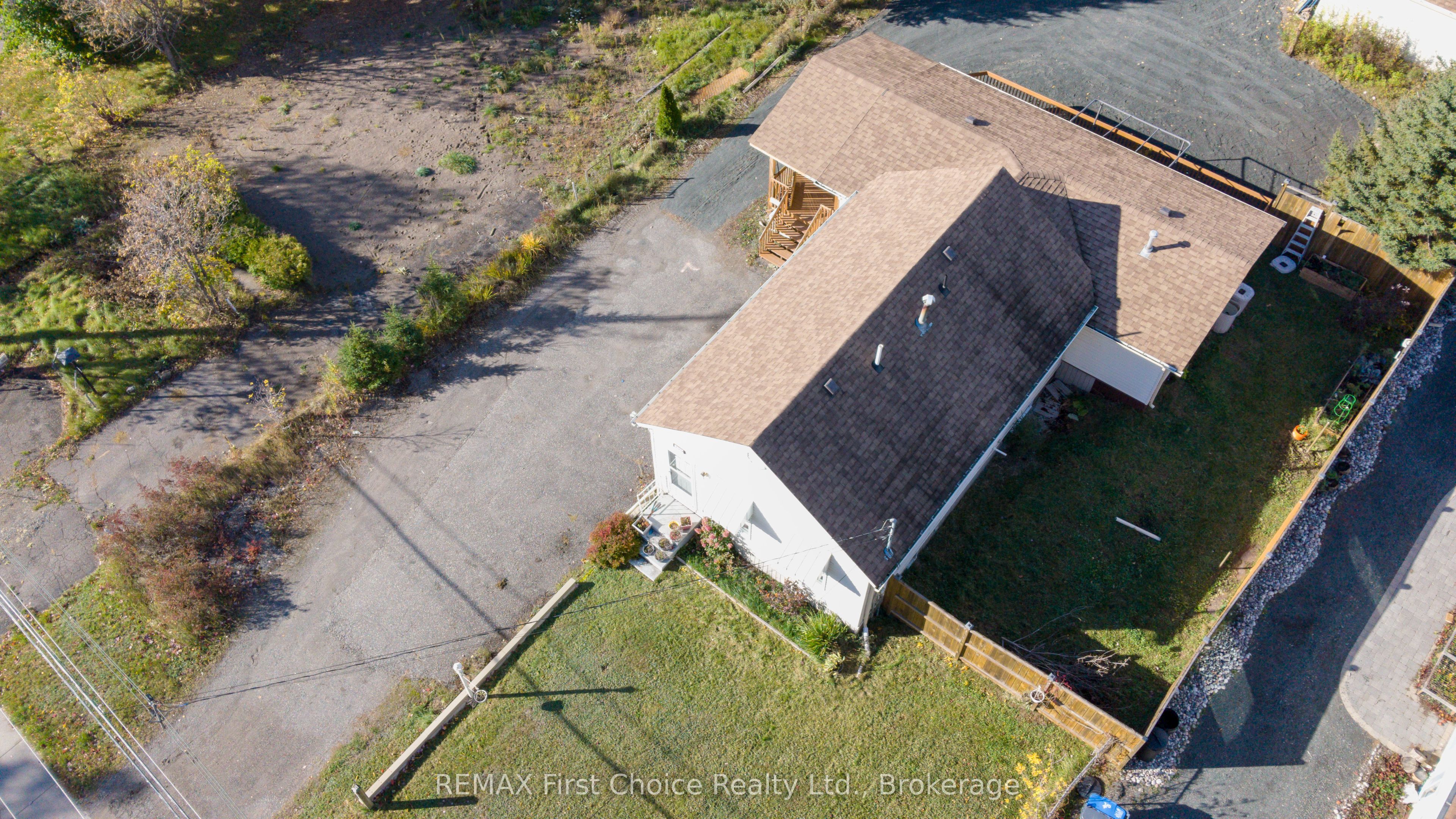 729 Hodder Avenue Property Photo 6