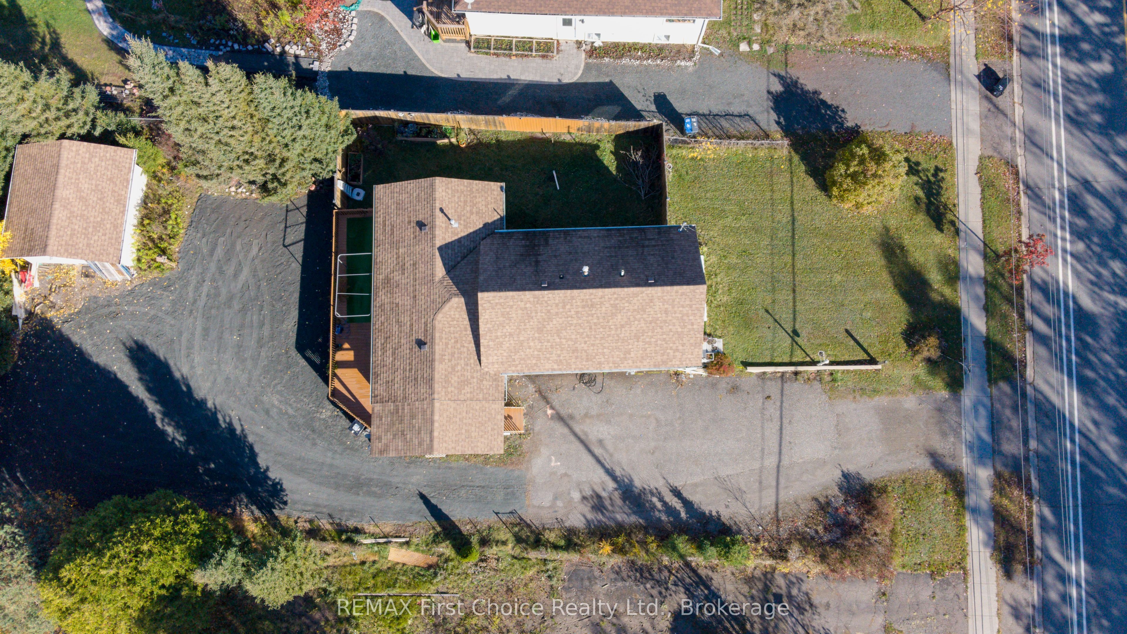729 Hodder Avenue Property Photo 7
