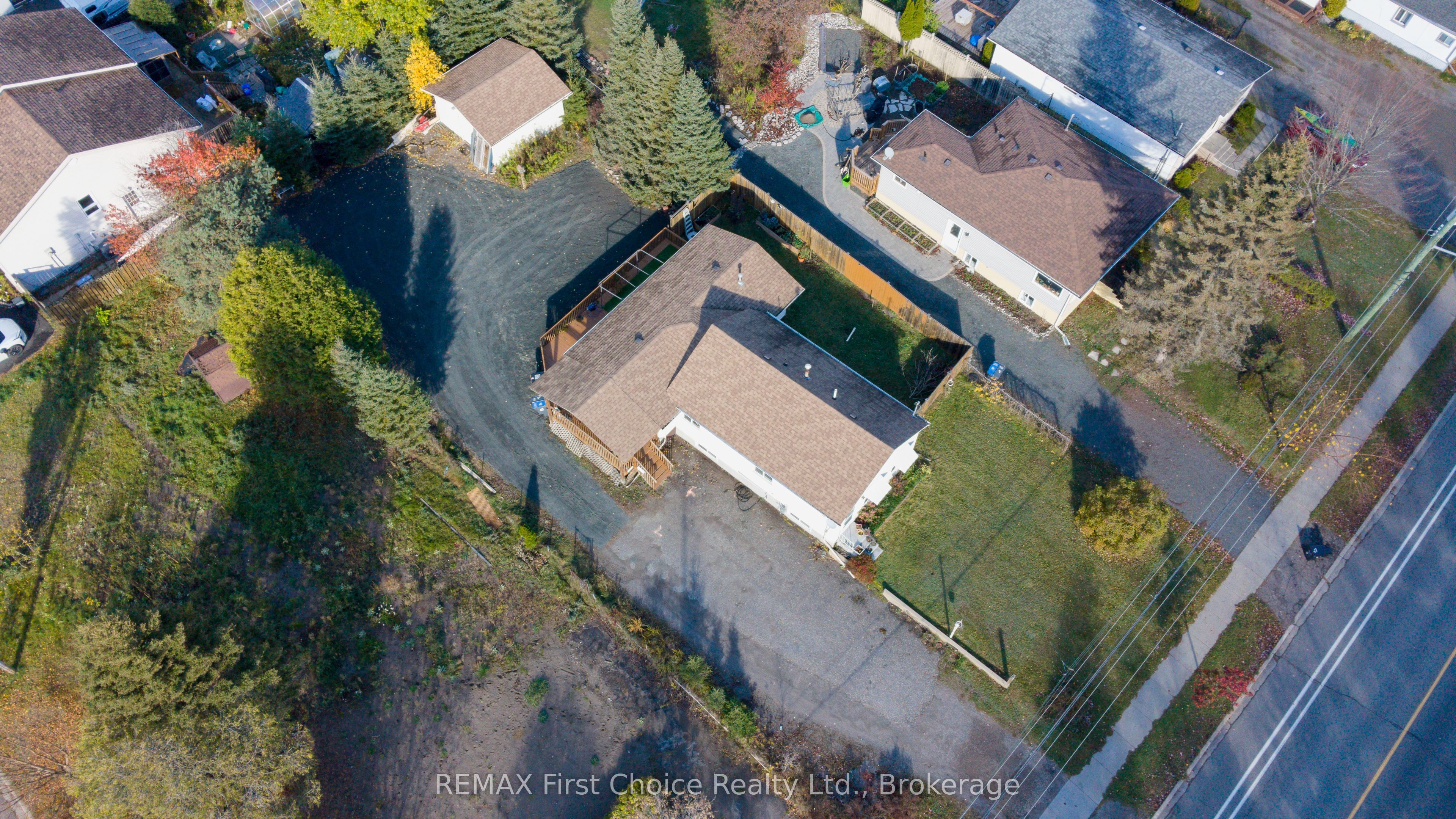 729 Hodder Avenue Property Photo 8