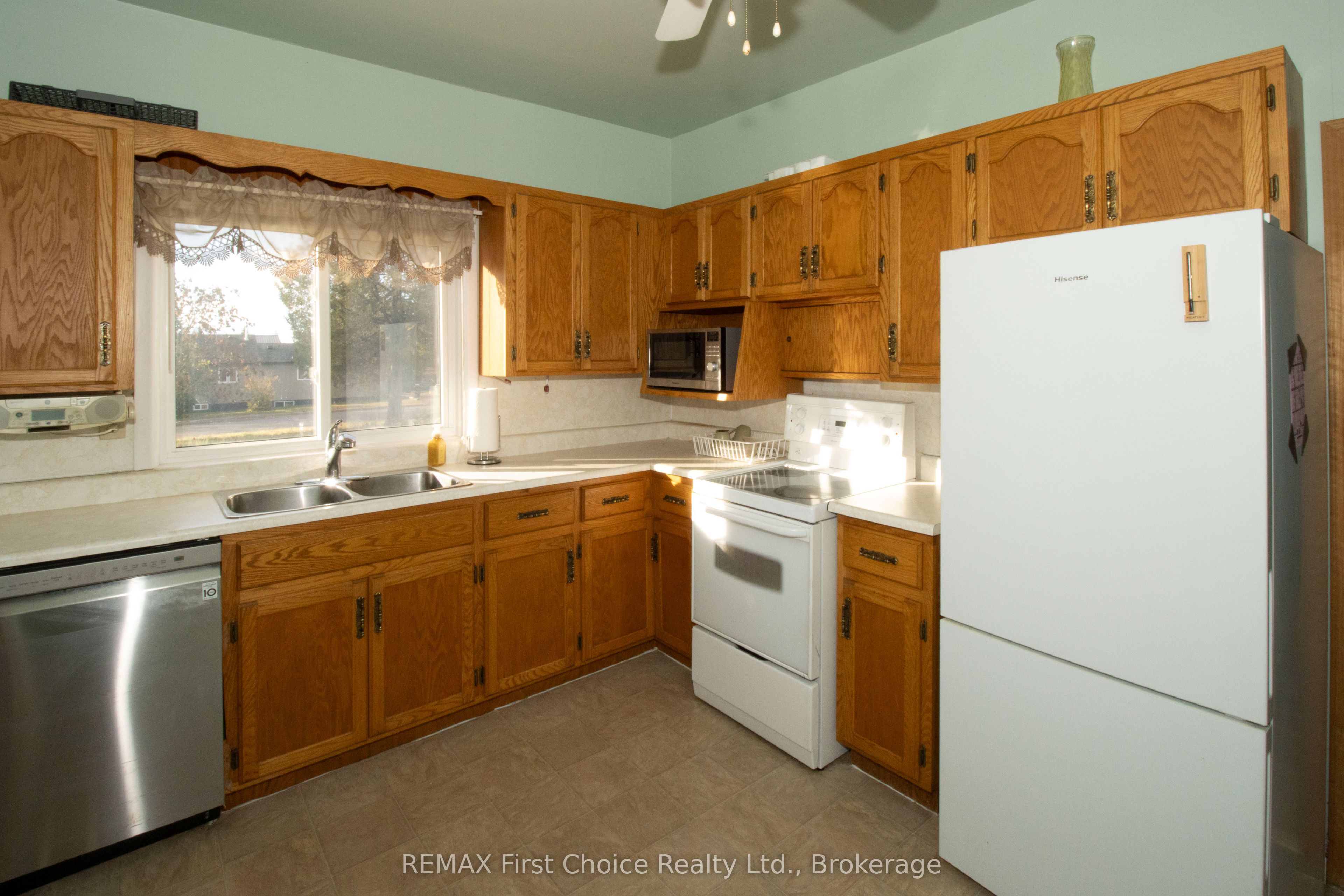 729 Hodder Avenue Property Photo 10