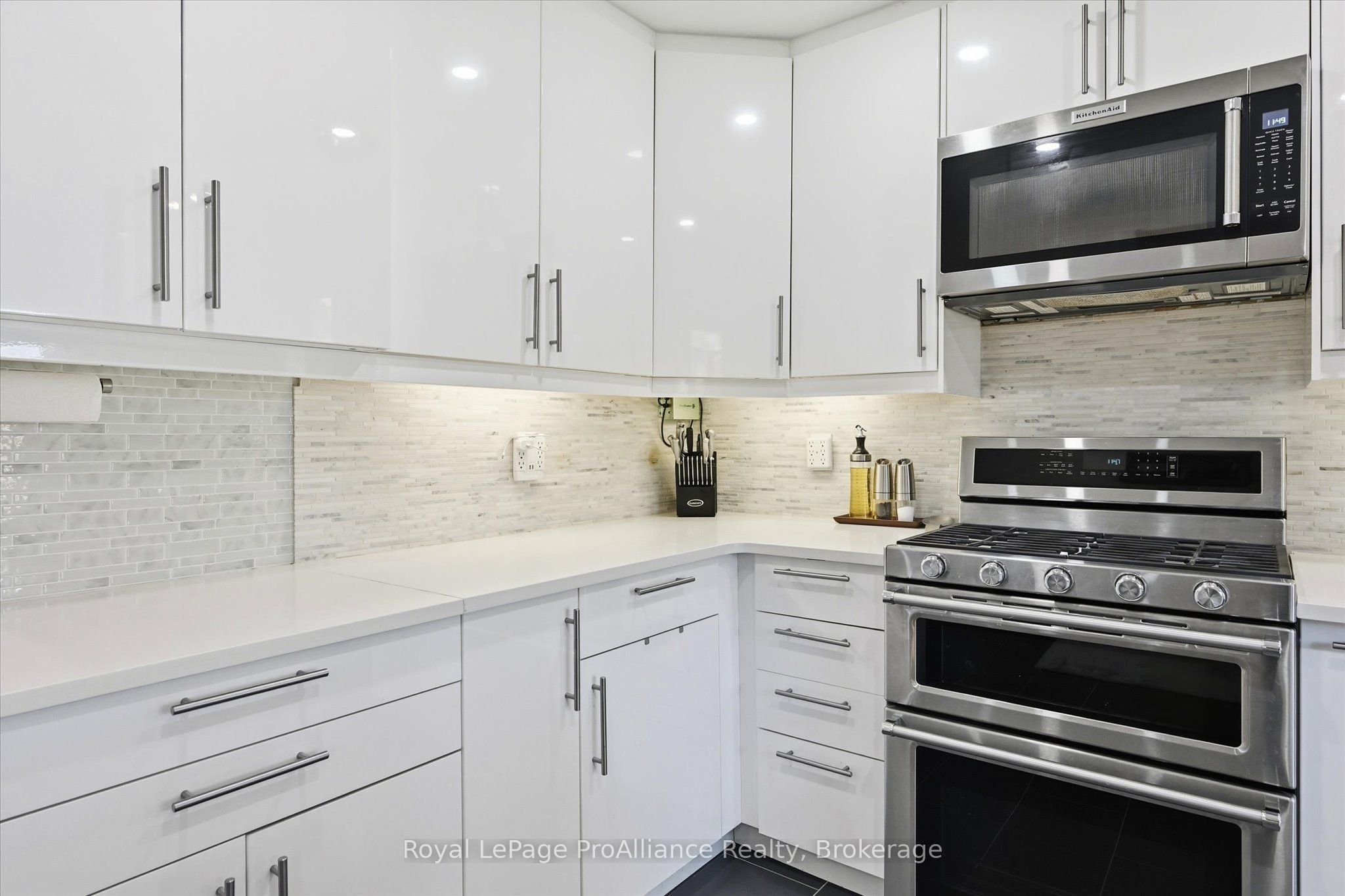 1316 Scollard Drive Property Photo 10