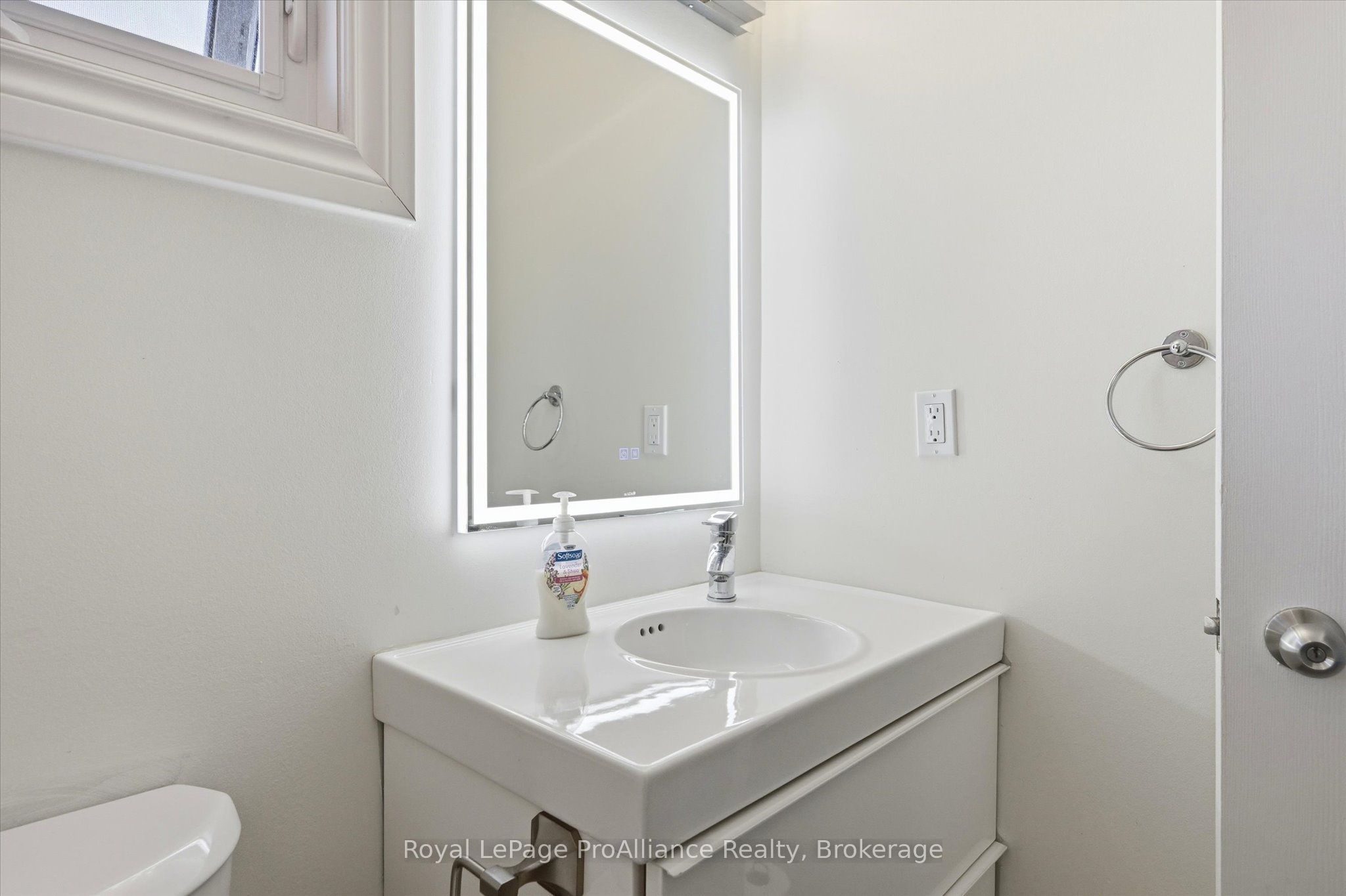 1316 Scollard Drive Property Photo 32