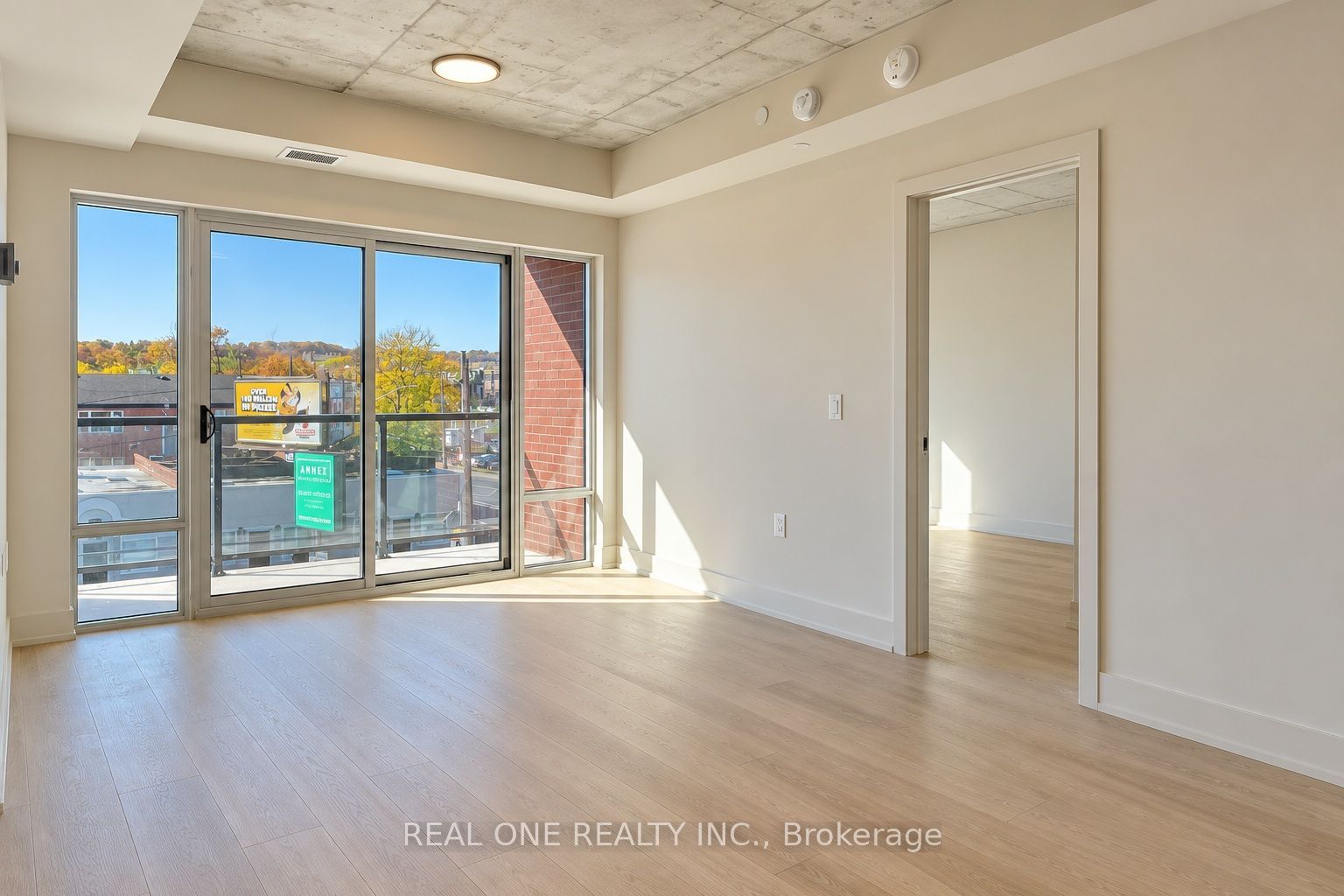 810 King Street W 313 Property Photo 9