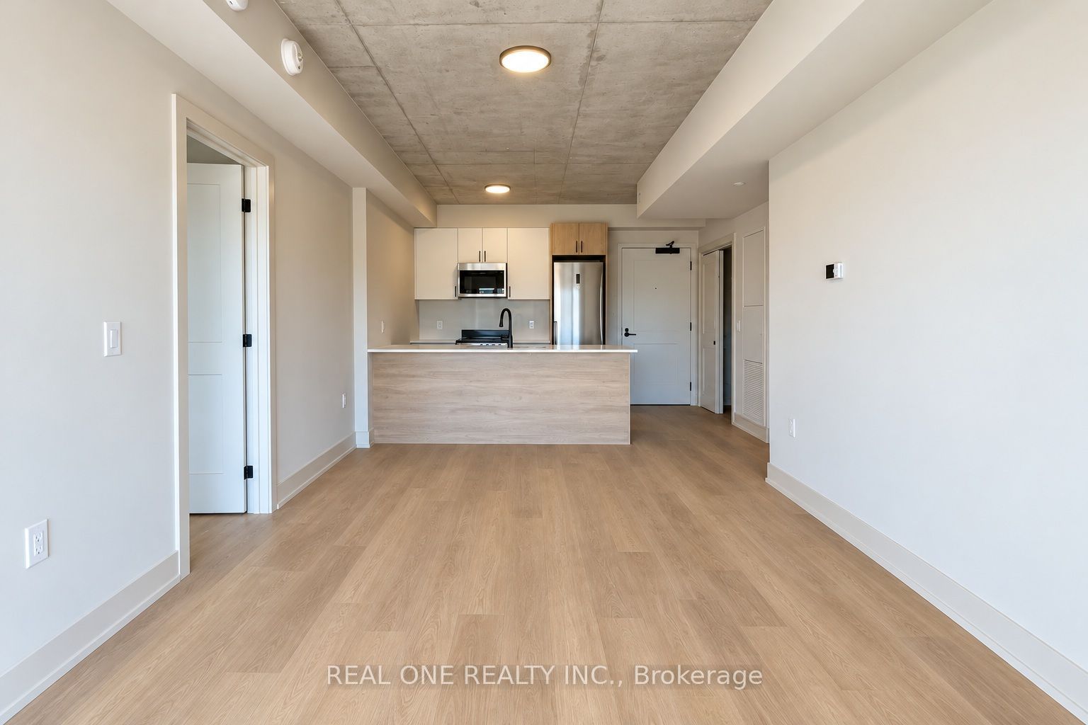 810 King Street W 313 Property Photo 13
