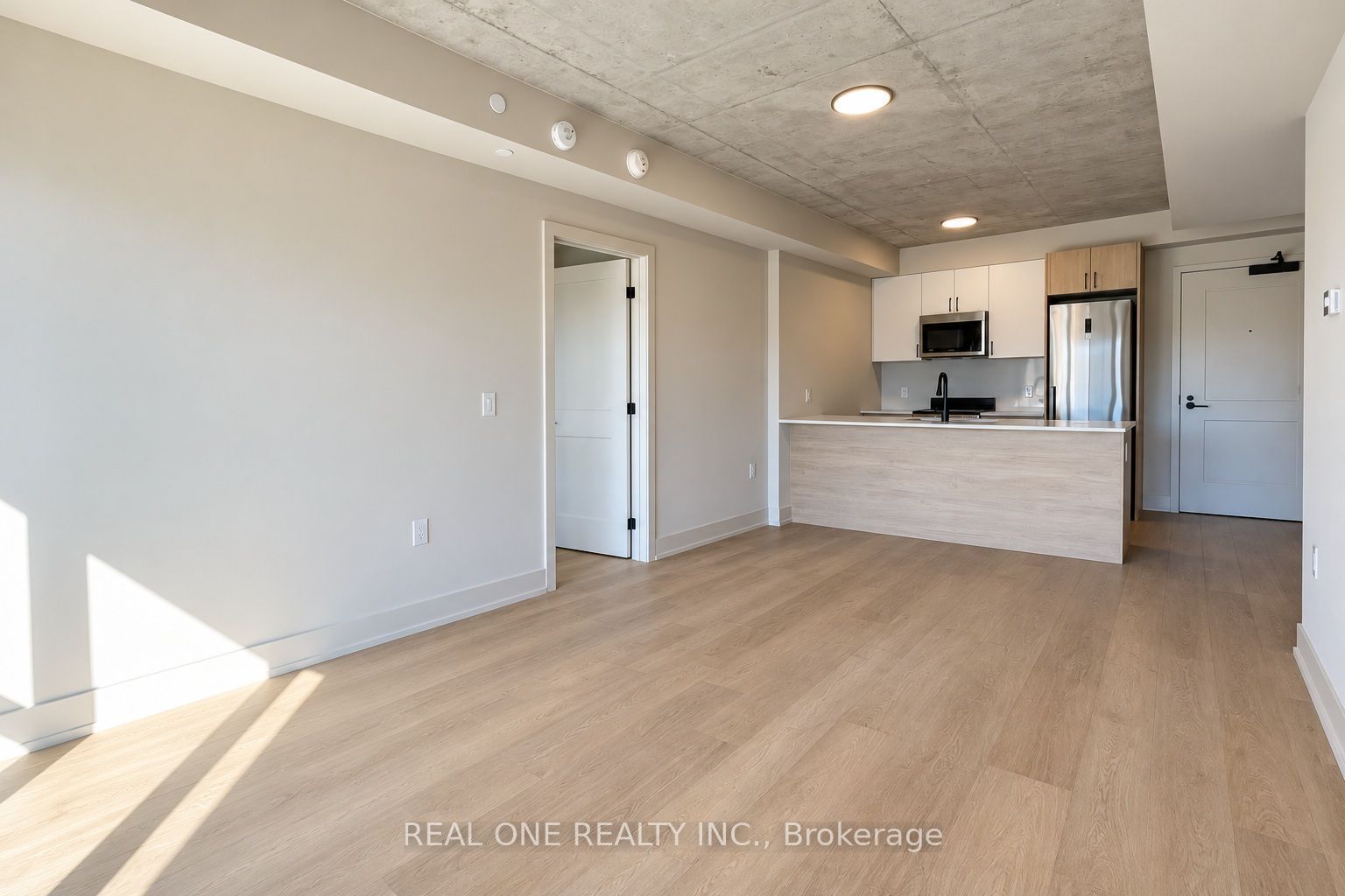 810 King Street W 313 Property Photo 15