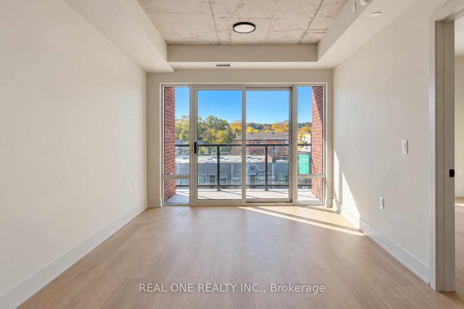 810 King Street W 313 Property Photo 19