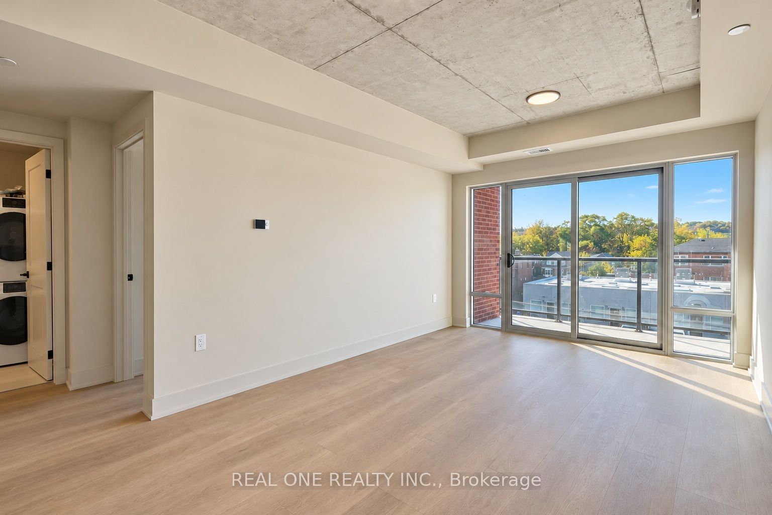 810 King Street W 313 Property Photo 21