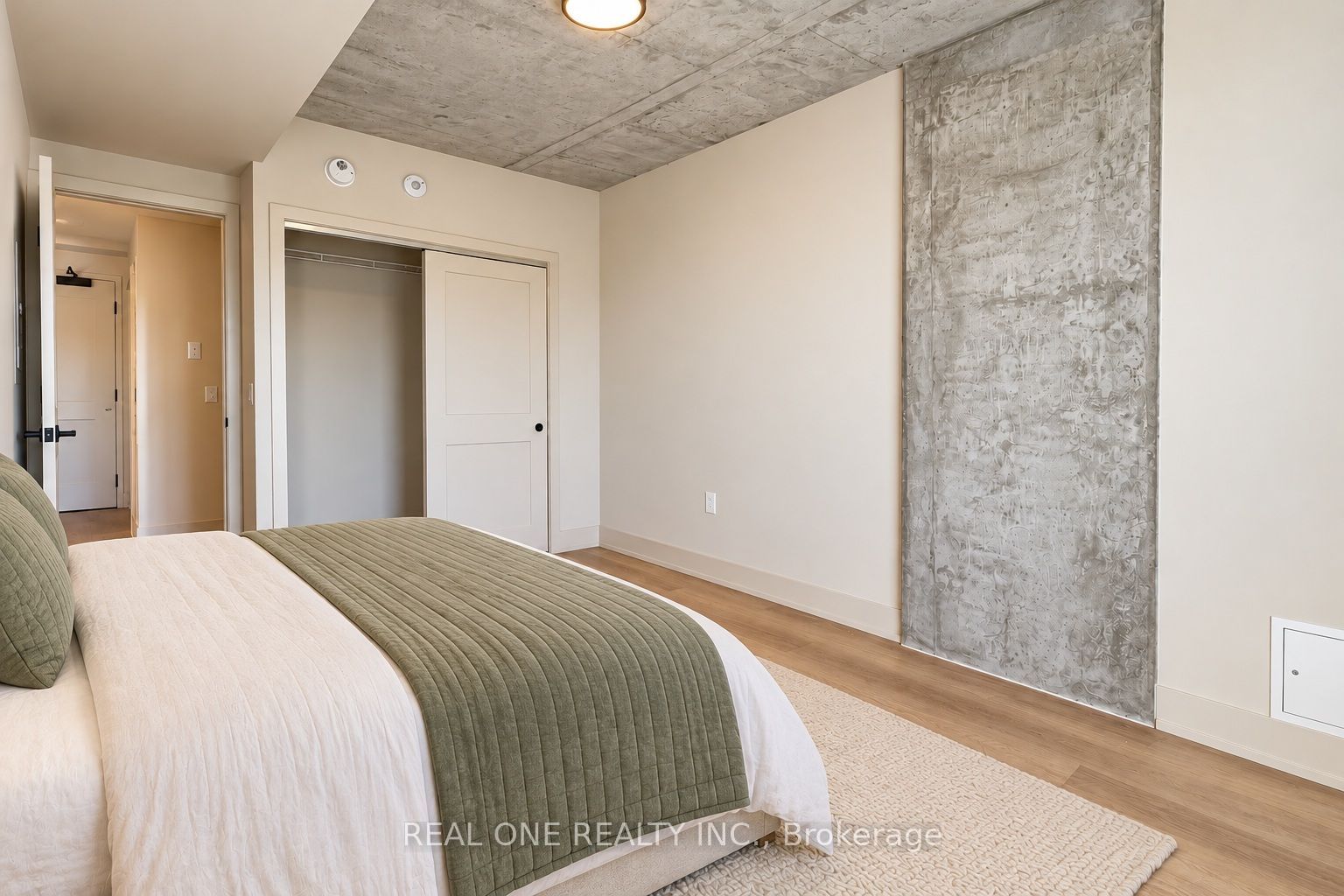 810 King Street W 313 Property Photo 25