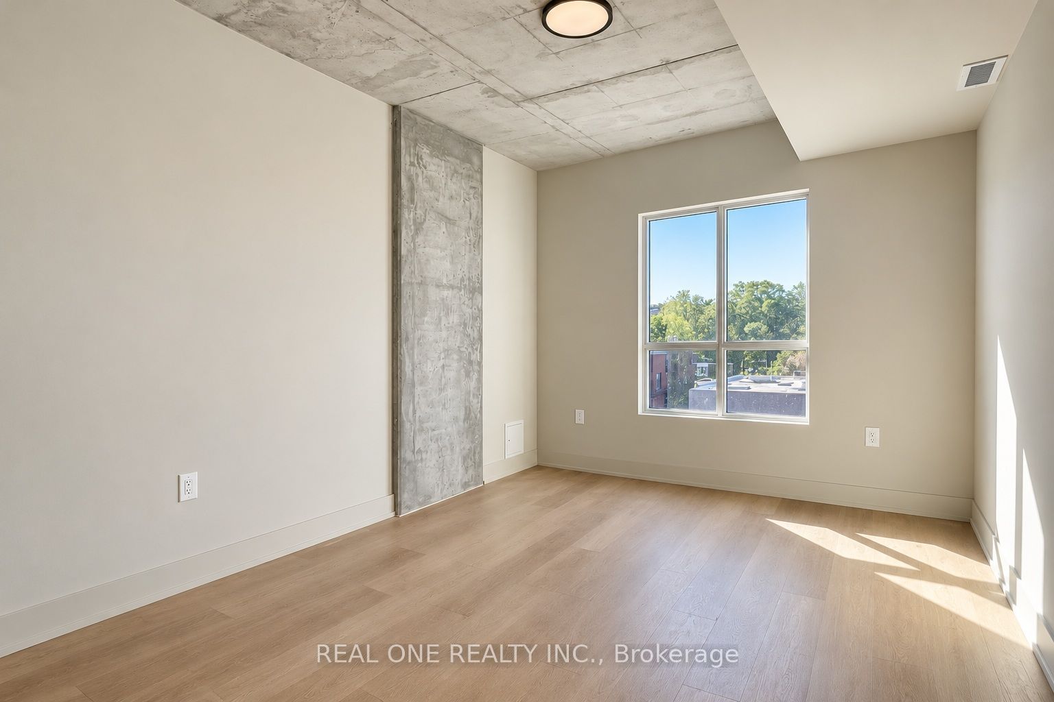 810 King Street W 313 Property Photo 33