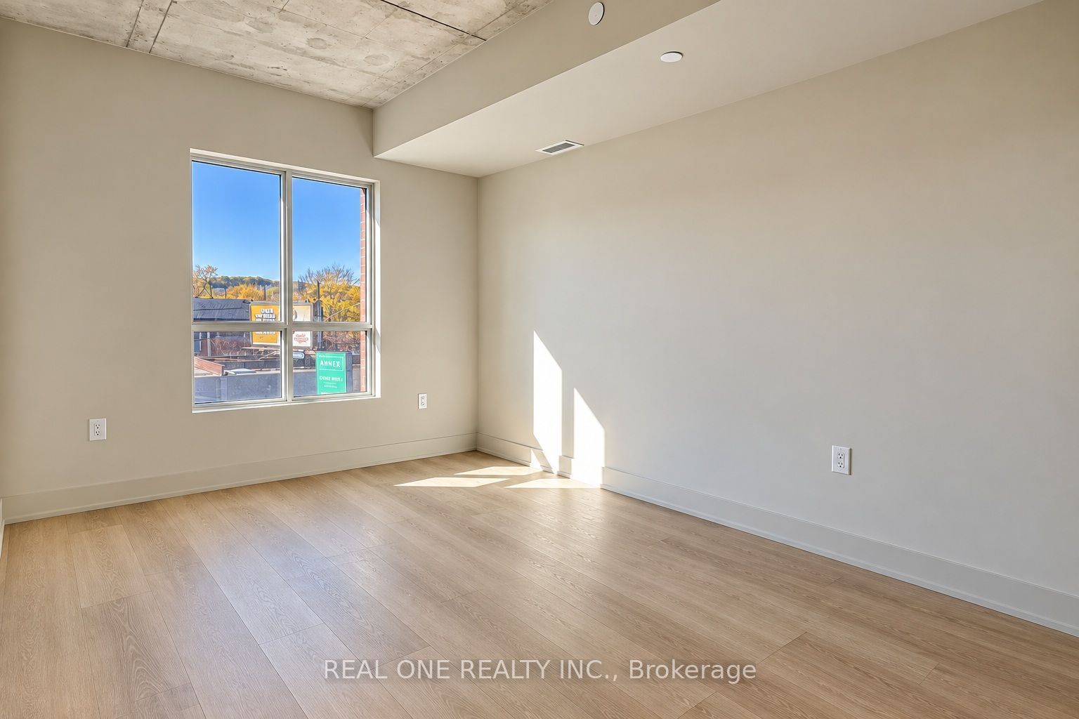 810 King Street W 313 Property Photo 34