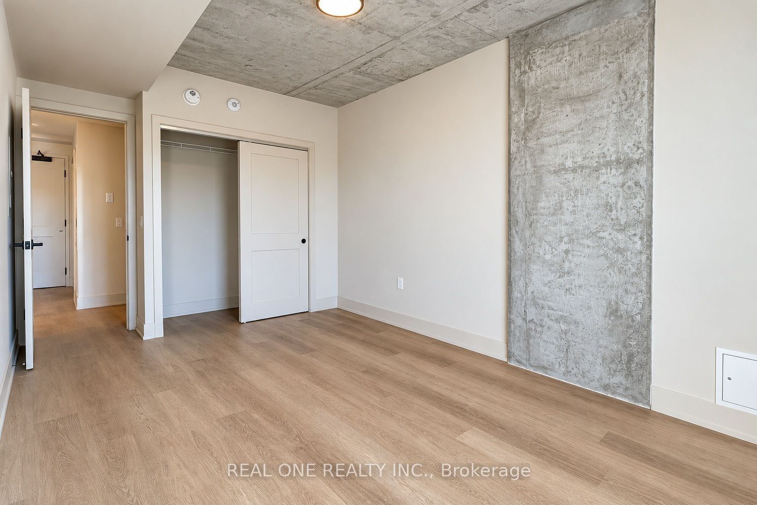810 King Street W 313 Property Photo 36