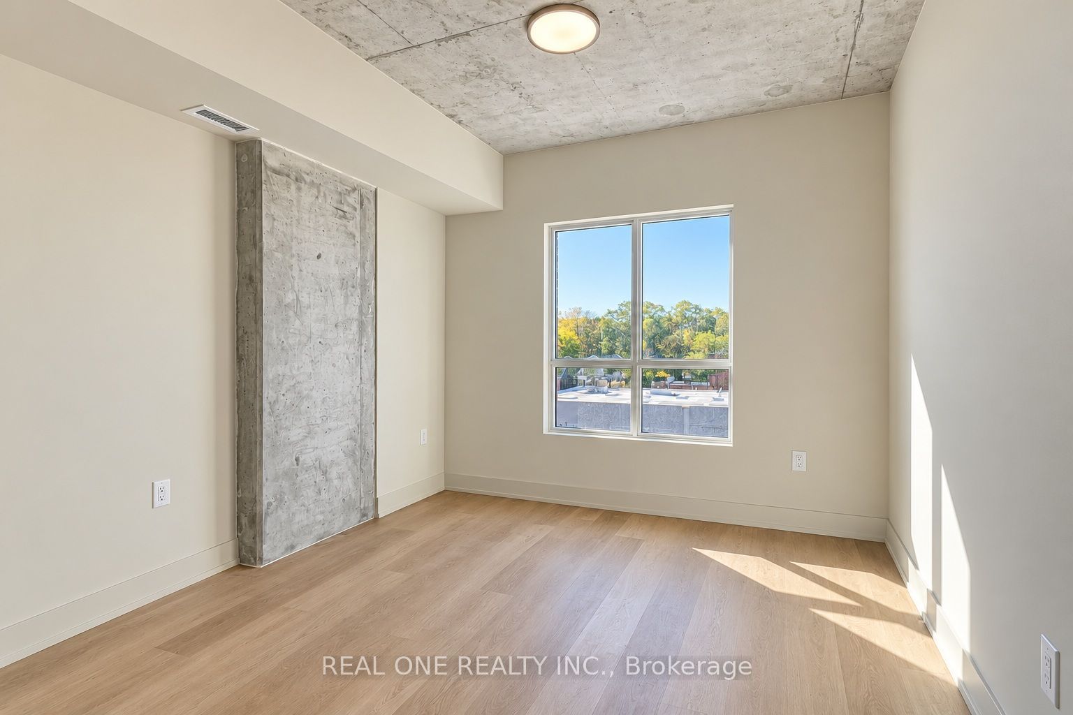 810 King Street W 313 Property Photo 38