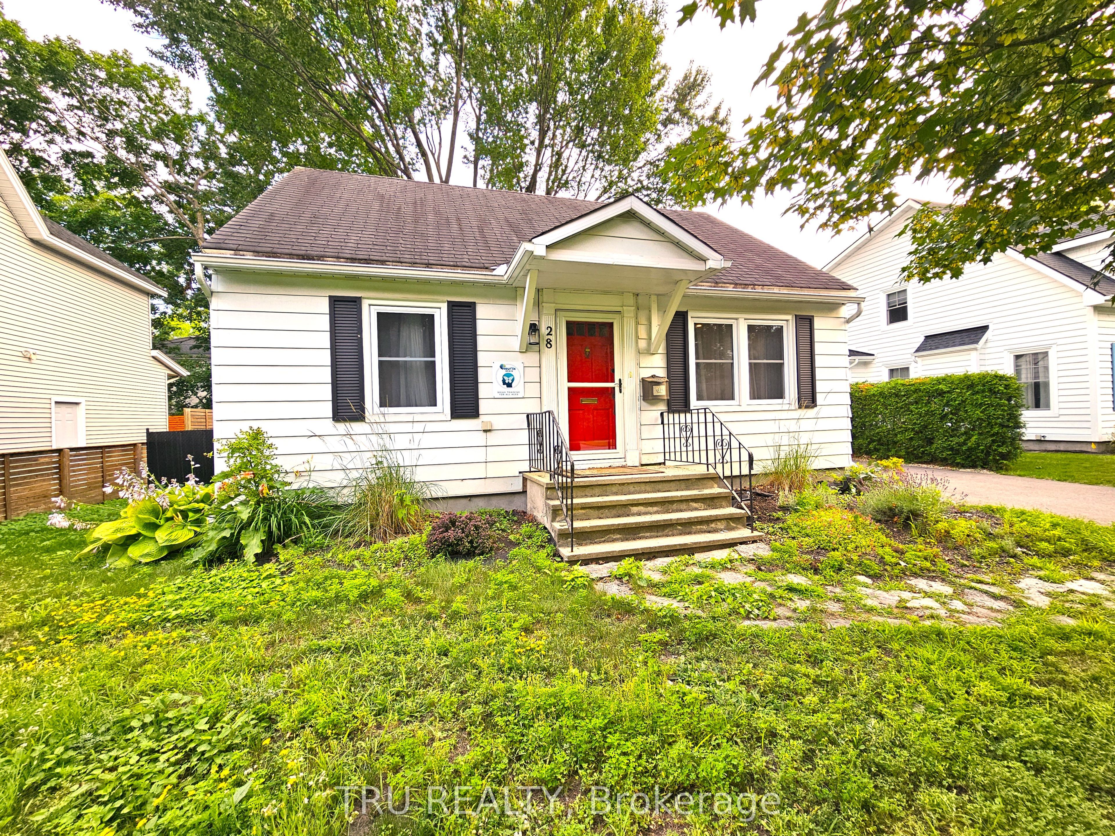 28 Arundel Avenue Property Photo 2
