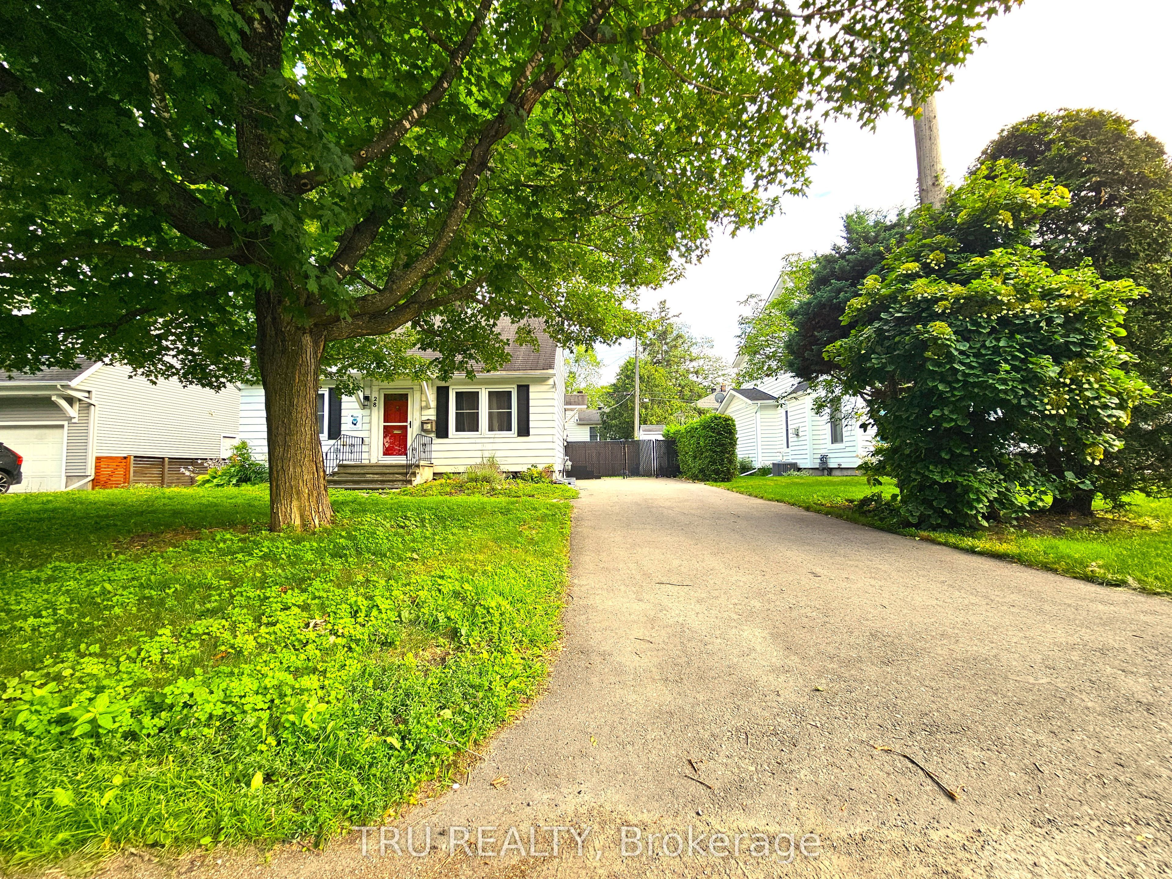 28 Arundel Avenue Property Photo 3