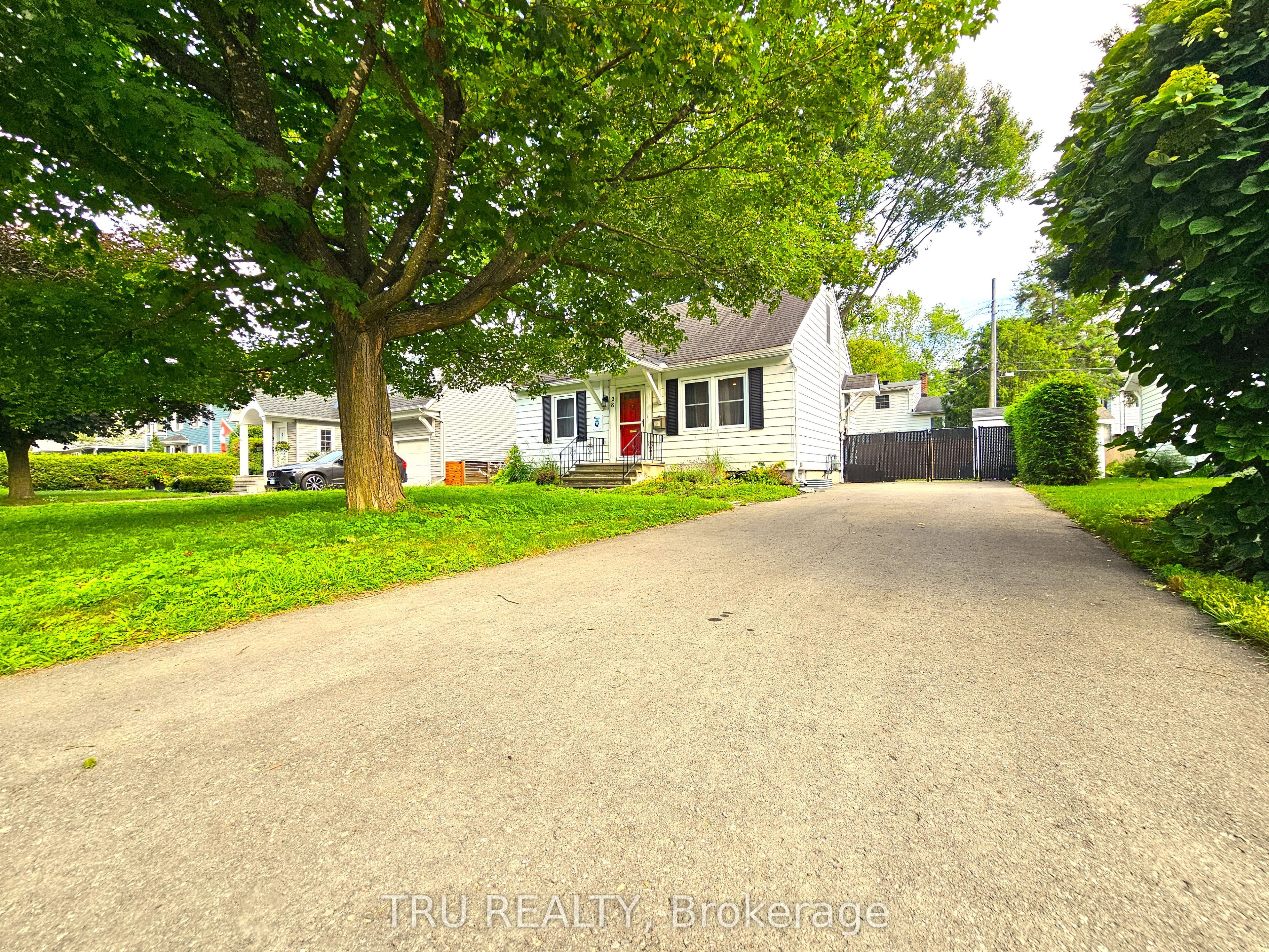 28 Arundel Avenue Property Photo 5