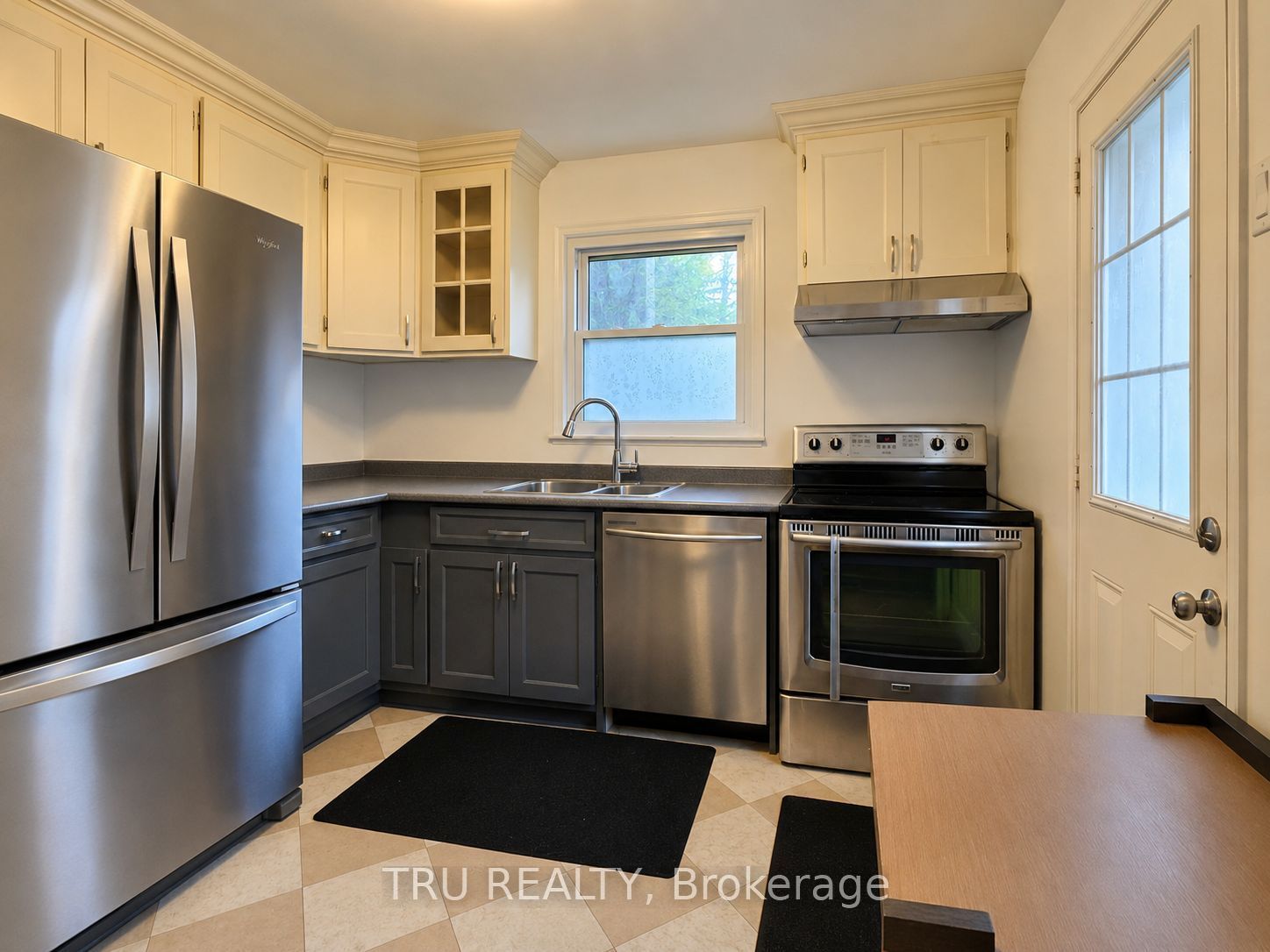 28 Arundel Avenue Property Photo 12