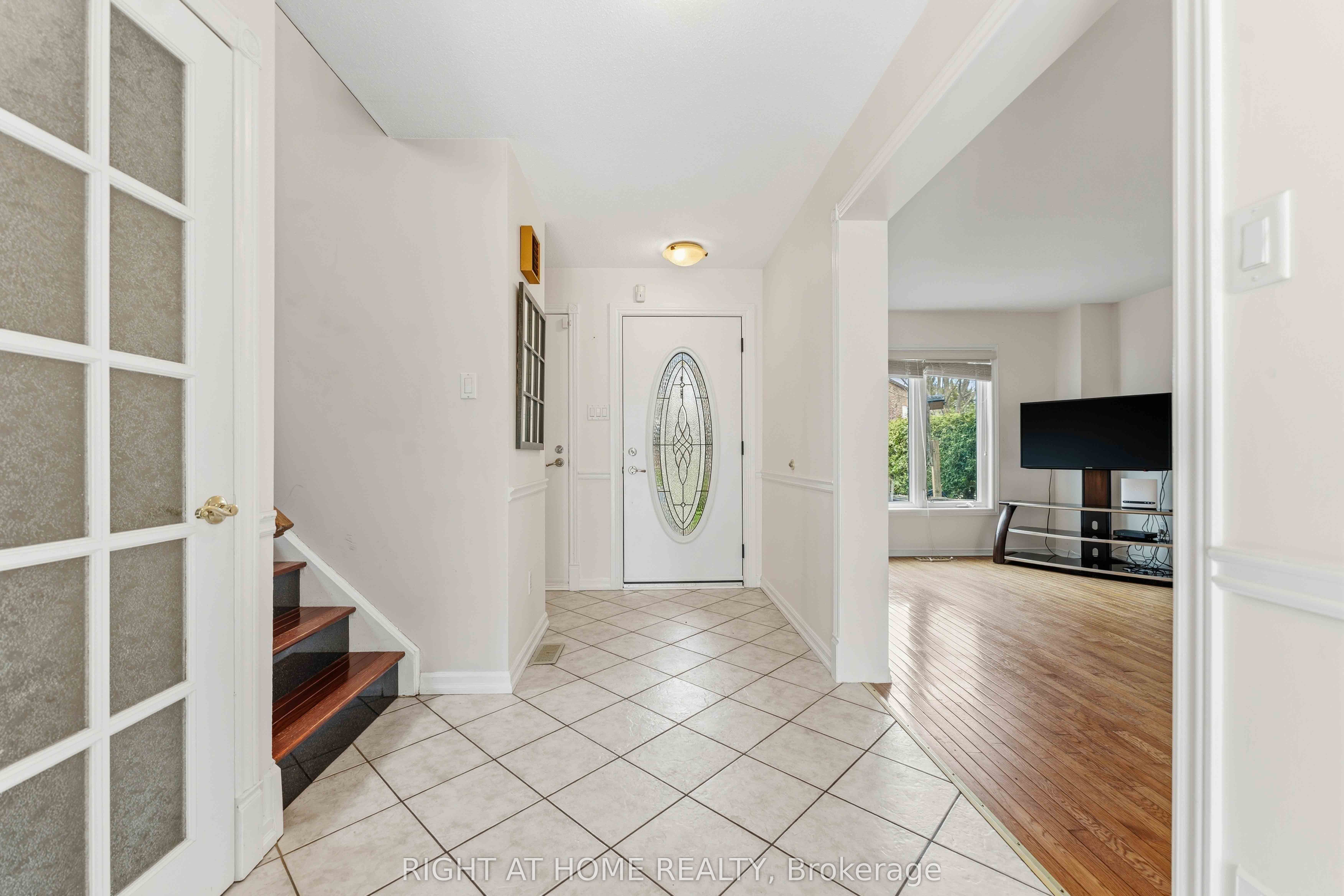 26 Denham Way Property Photo 4