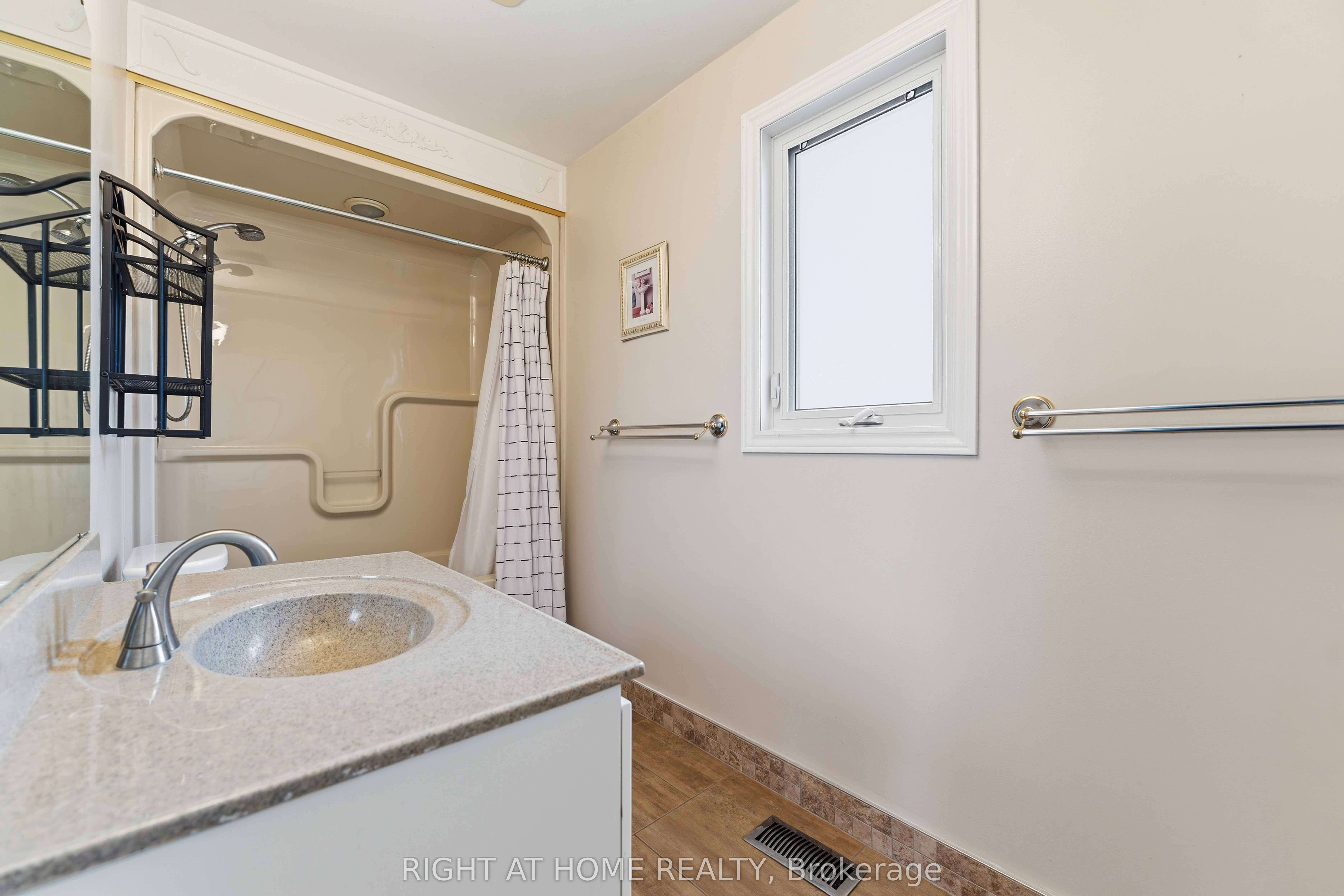 26 Denham Way Property Photo 21