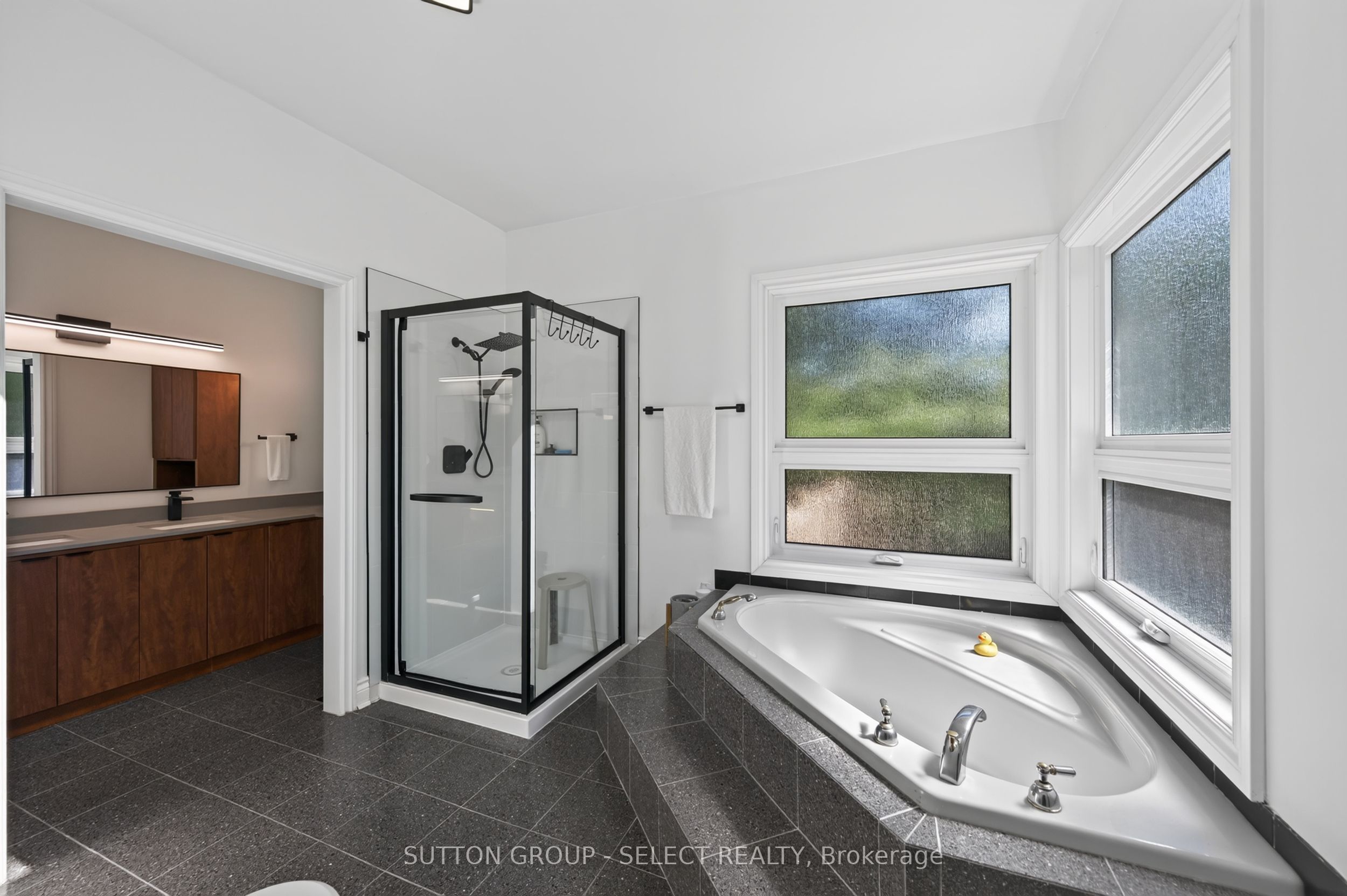 768 Franklinway Crescent Property Photo 27