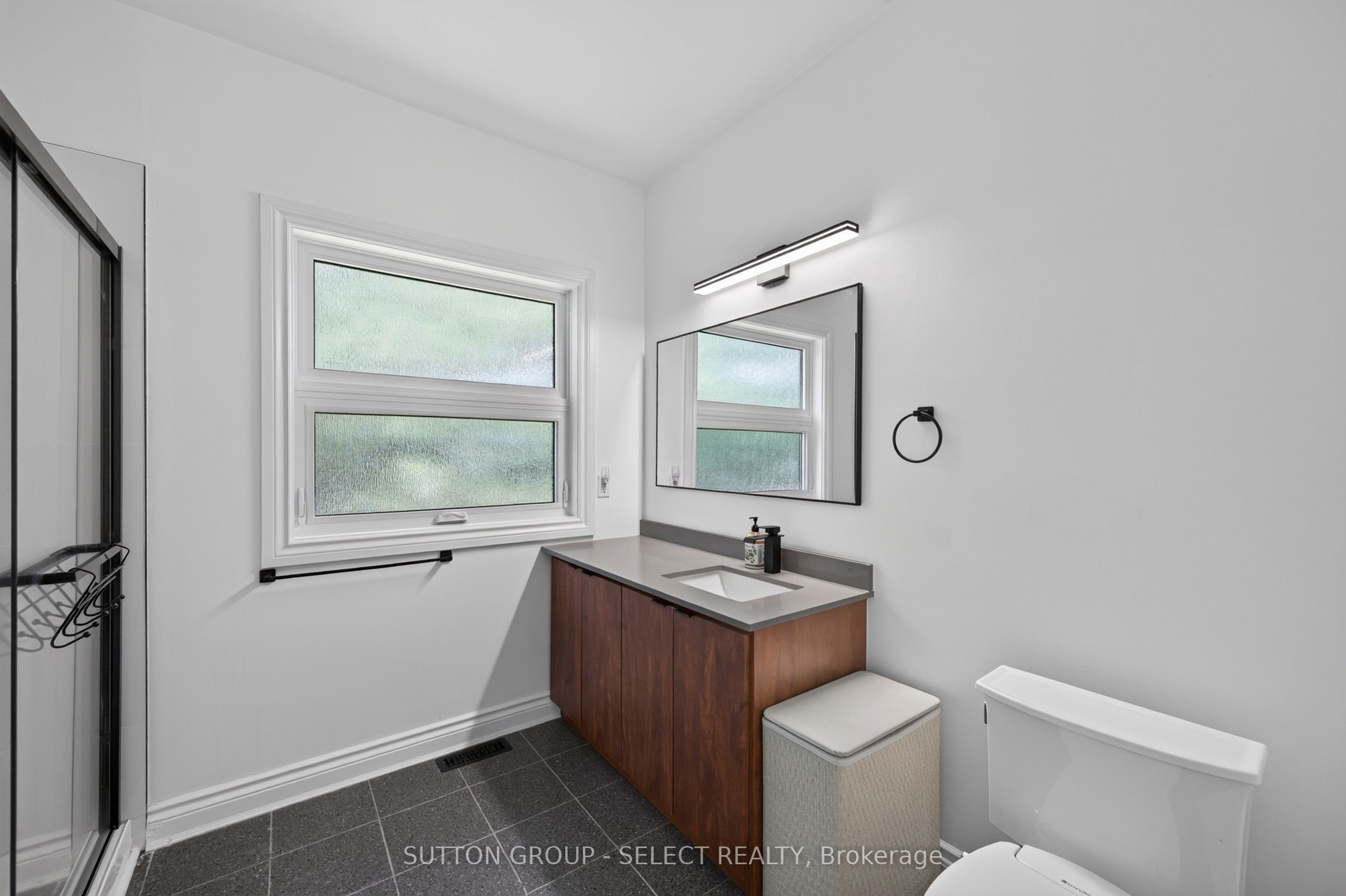 768 Franklinway Crescent Property Photo 32