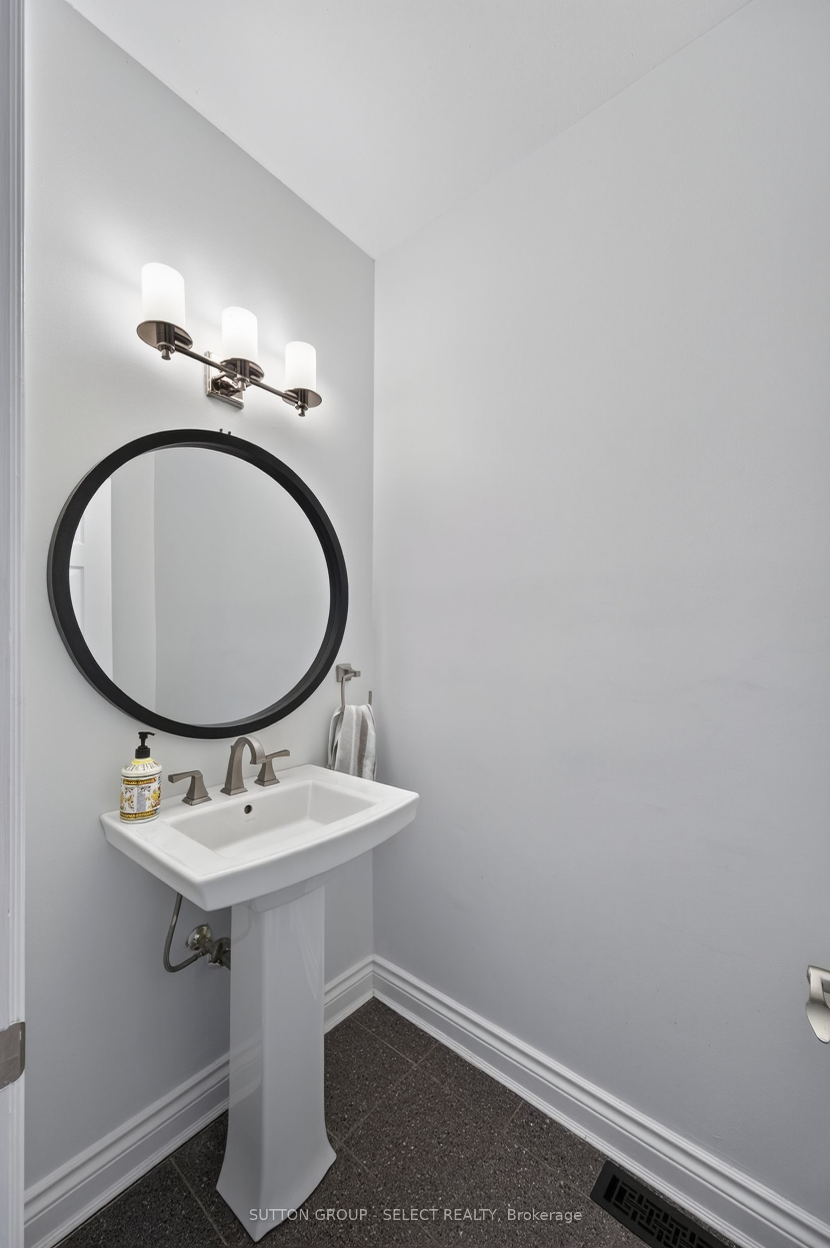 768 Franklinway Crescent Property Photo 33