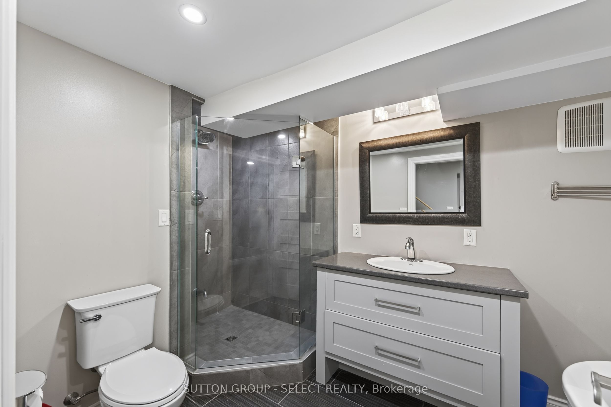 768 Franklinway Crescent Property Photo 44